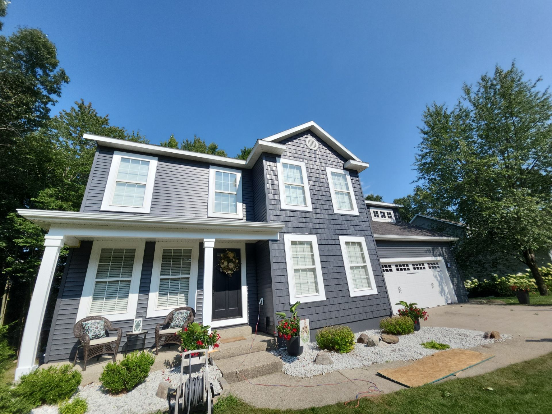 Exterior home painting. by Gordon Painting
