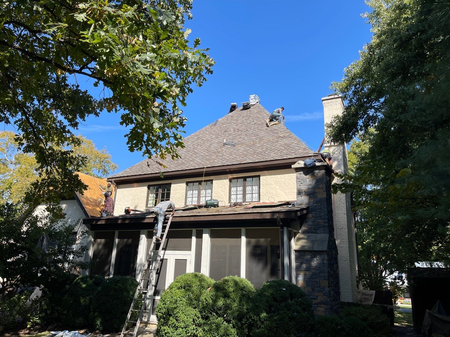 Presidential Shake Install by Paragon Roofing