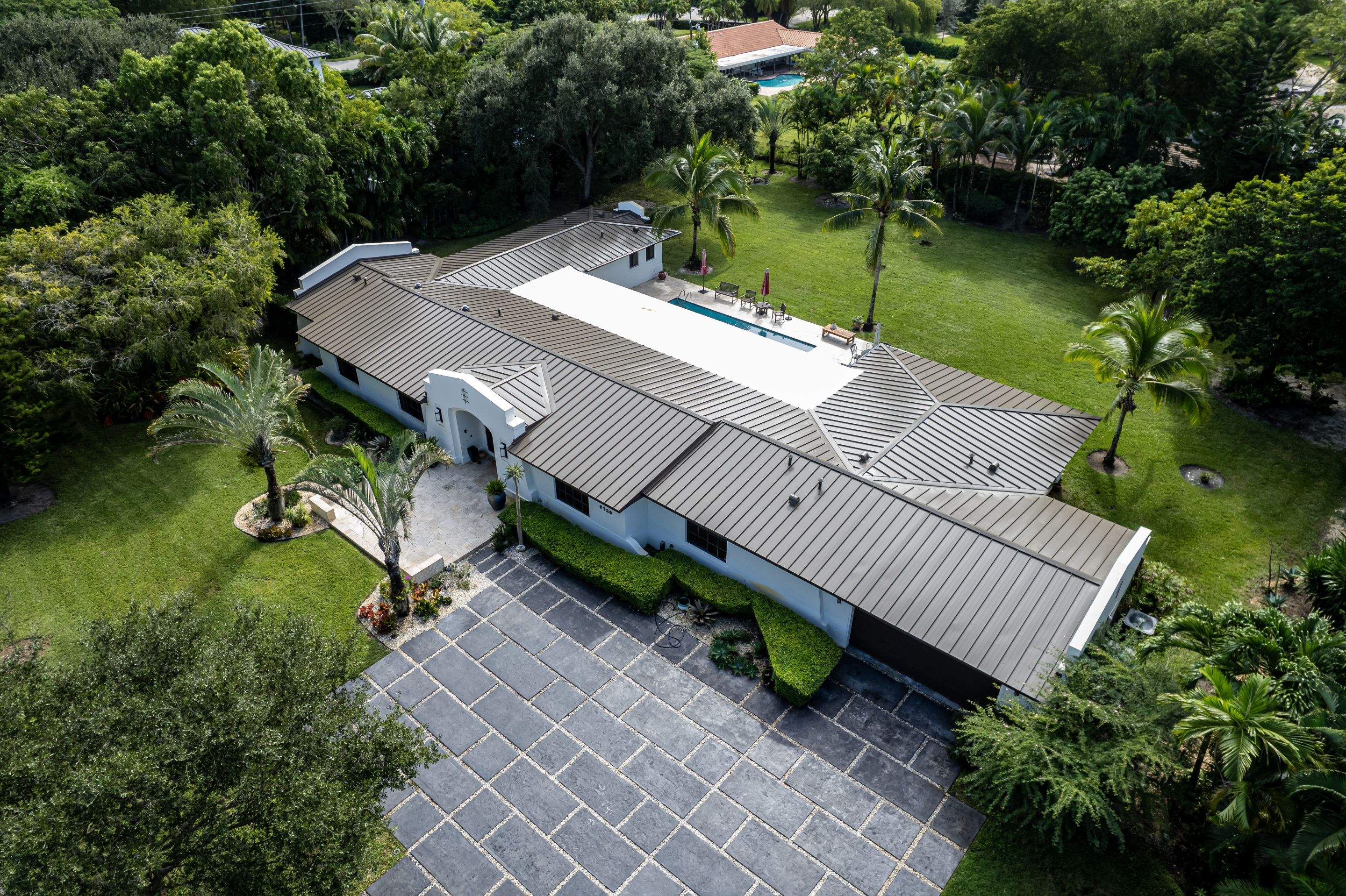 Metal Roof - Galvalume - Medium Bronze by Istueta Roofing