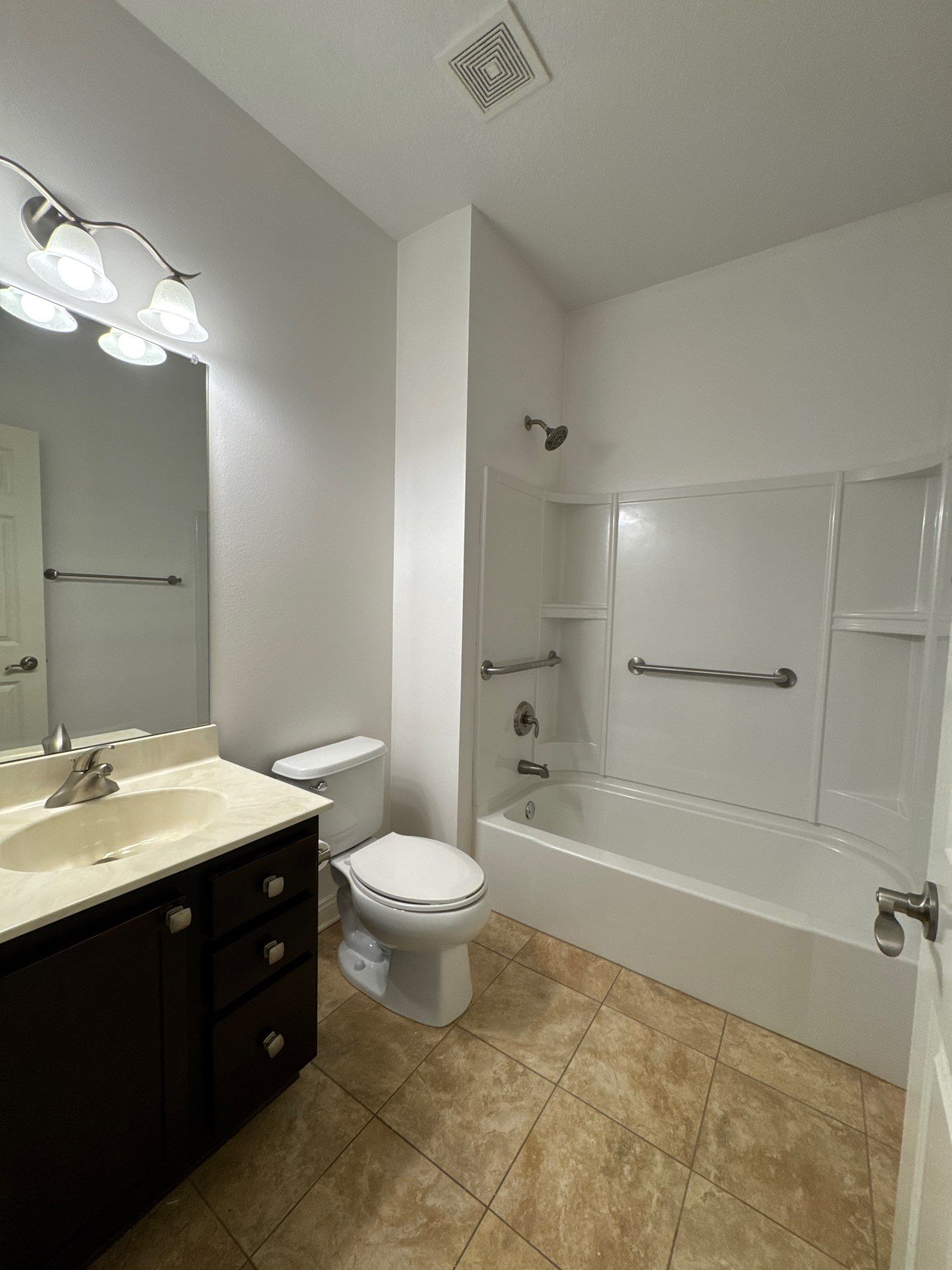 Residential Interior Repaint by Midwest Paint LLC