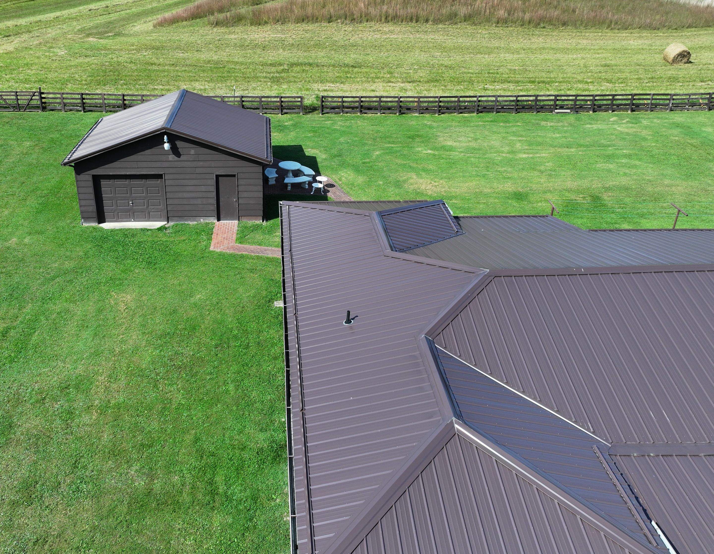 Maines Residence by Omnia Roofing