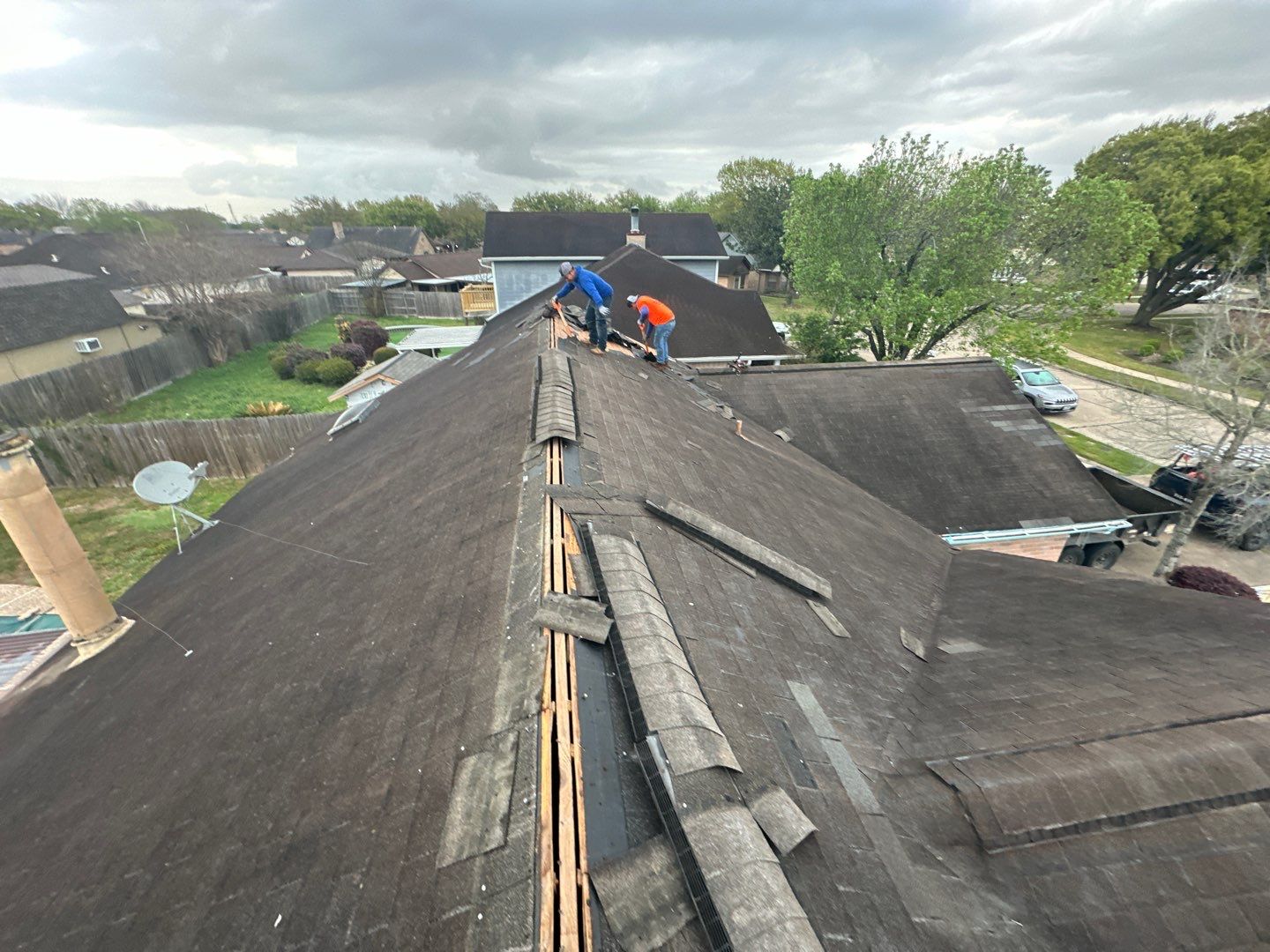 Residential Roofing Installation using Owen's Corning Duration (Lifetime) Shingles by Roof Repair Company