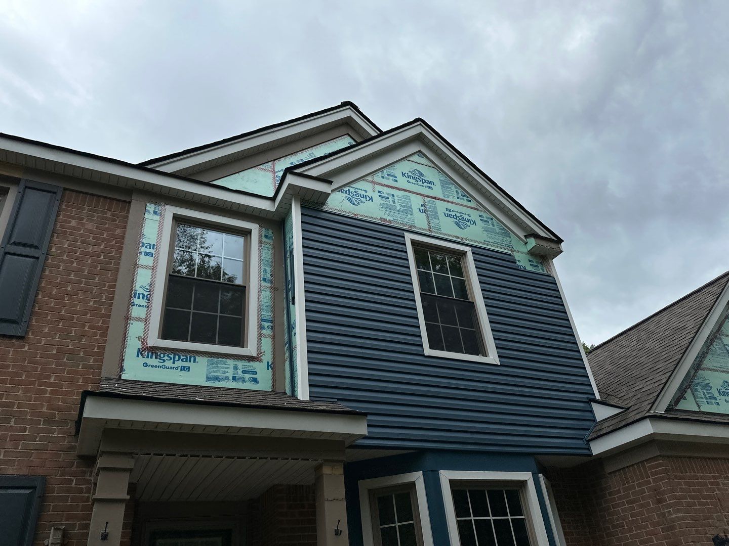 Siding Replacement using Alside Charter Oak D4.5" by 180 Contractors