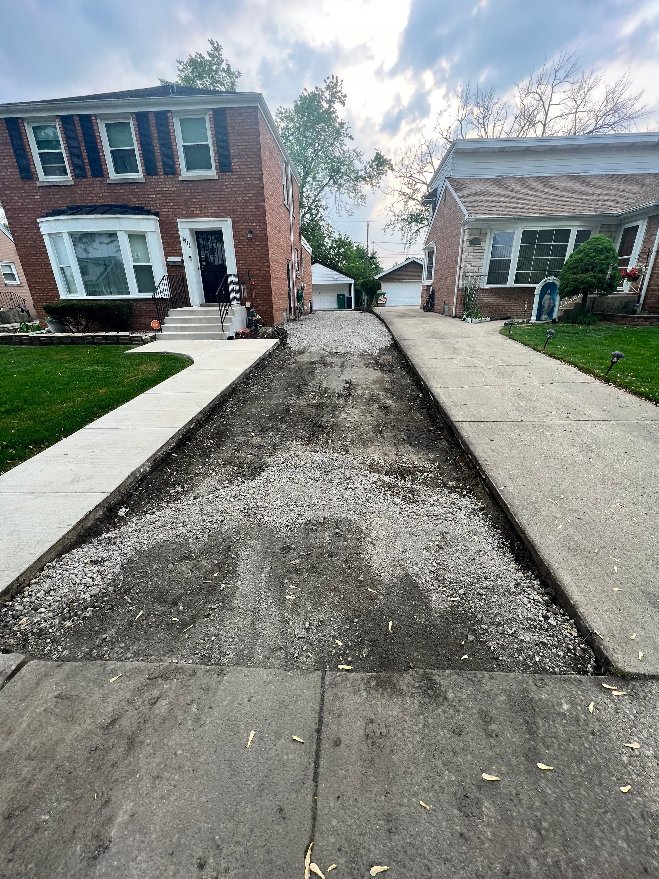 Concreto (Driveway Installation using concrete 4000 psi) by INQUSE GENERAL CONTRACTOR