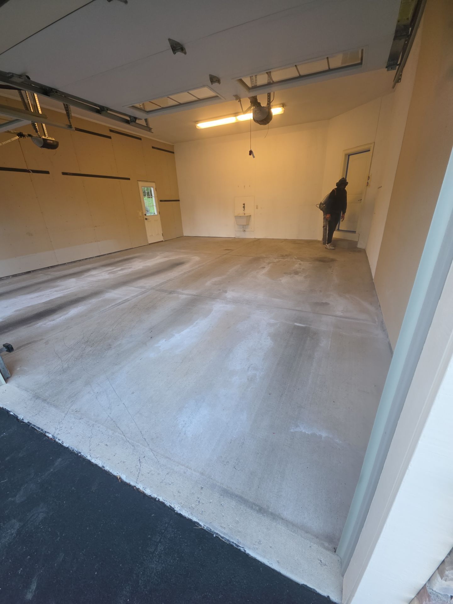 Bagari Bedford Garage Coating by NG Masonry & Construction LLC