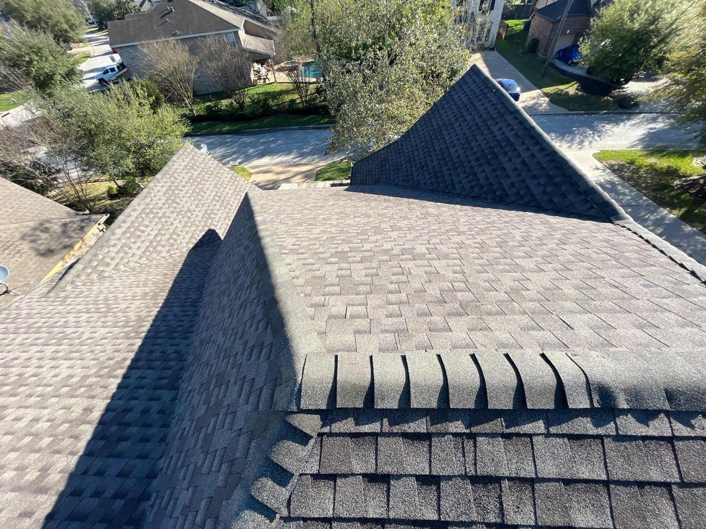 GAF HDZ - Weathered Wood by Elite Roofing LLC