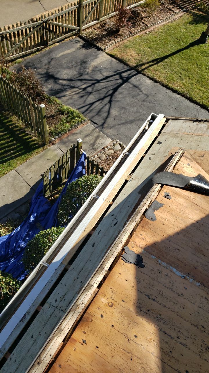 Arlington: CertainTeed Landmark Designer Shingles in Cobblestone Gray by RM Banning, Inc.