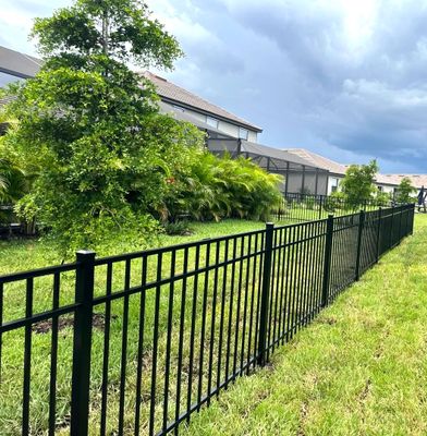 Aluminum Fence Installation using 3 Rail Aluminum Fence