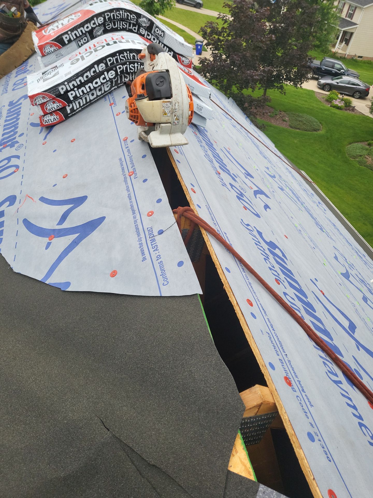Atlas Pinnacle, Color, Black Shadow, Drip Edge, Color, White by Eagle Eye Roofing