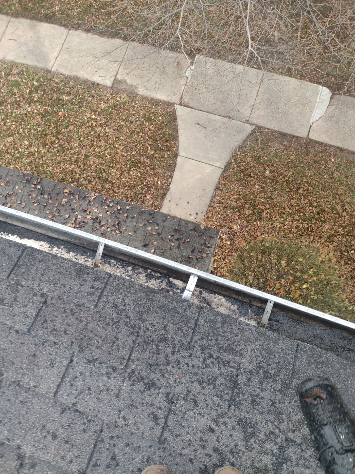 Commercial gutter cleaning Lansing after photo with clean gutters