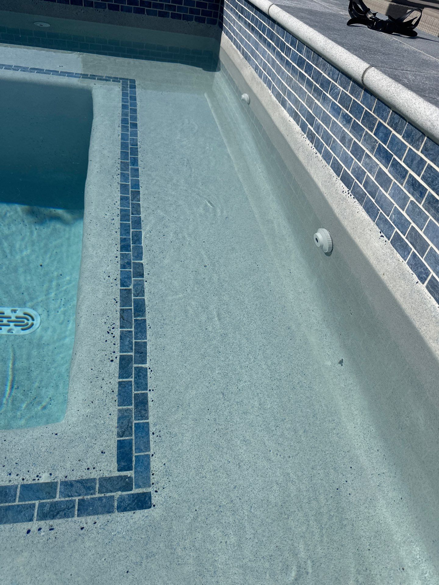 Gunite Pool w/ Spa and Water Features by Elysium Pools