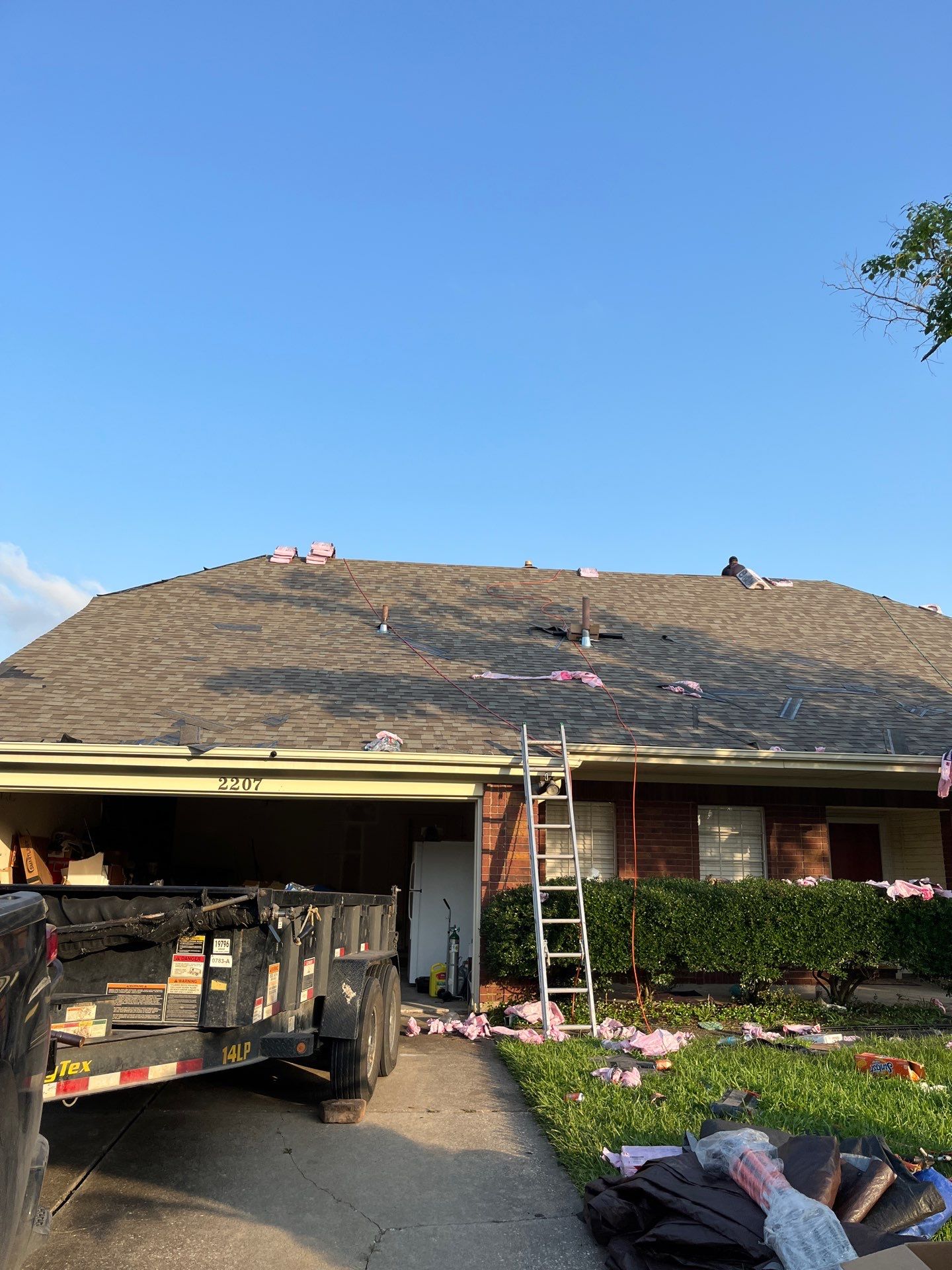 Residential Roofing Installation using Owen's Corning Duration (Lifetime) Shingles by Roof Repair Company