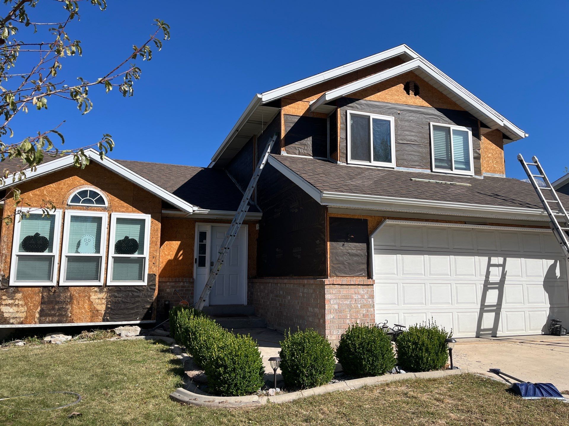 Orem | Complete Vinyl Siding Upgrade | Bayou & White    by Ideal Siding Utah