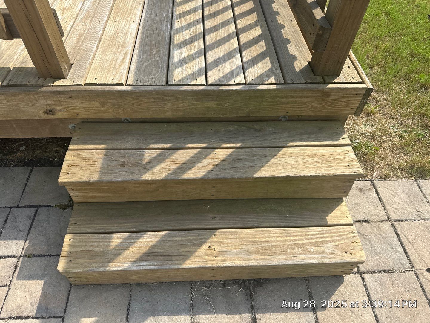 Wood Deck using Wood Sealant by DuraSeal