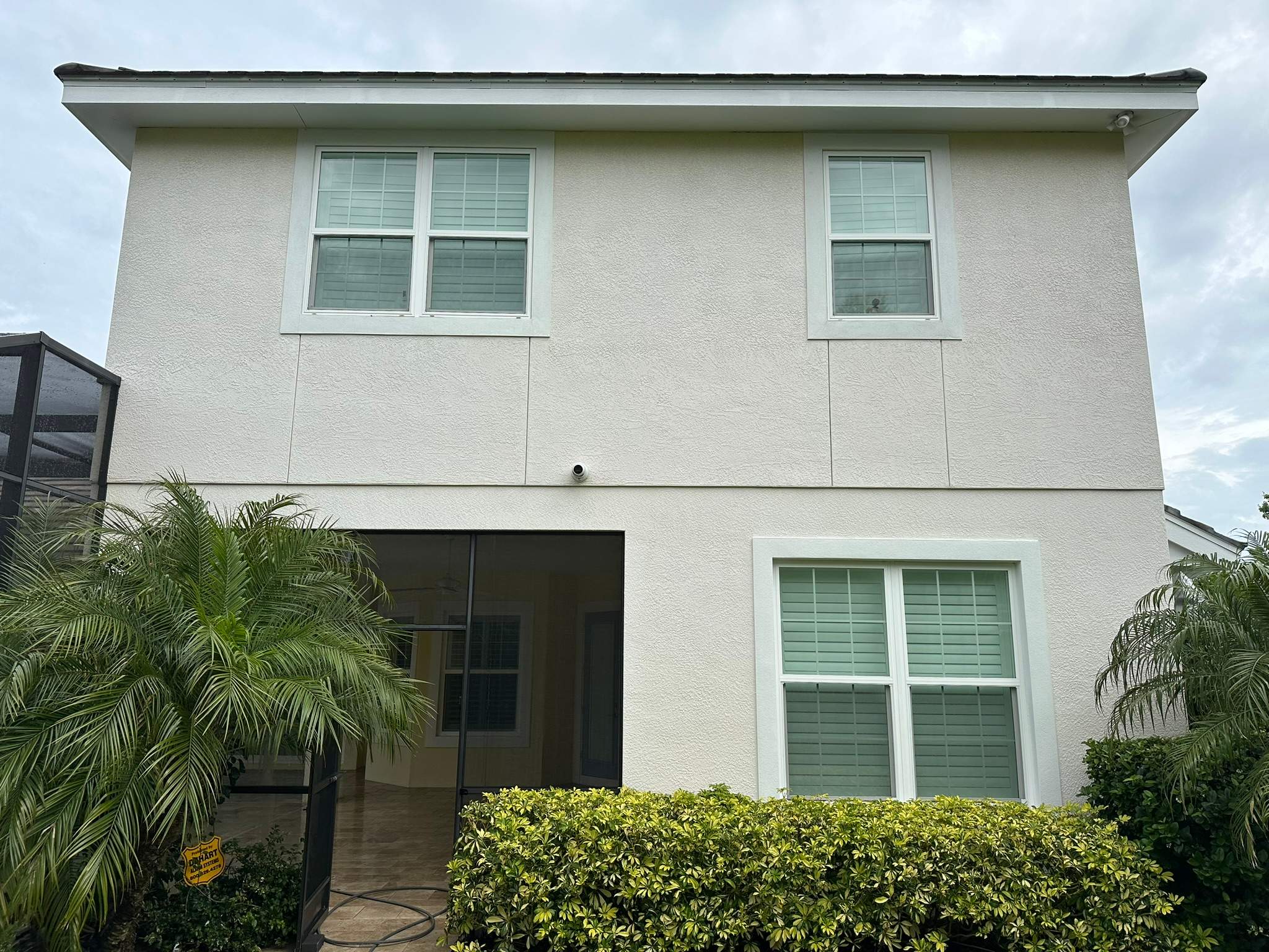 House Wash & Pool Screen Enclosure Cleaning in Winding River Community, Bradenton, FL | Sunshine AquaWash by Sunshine AquaWash
