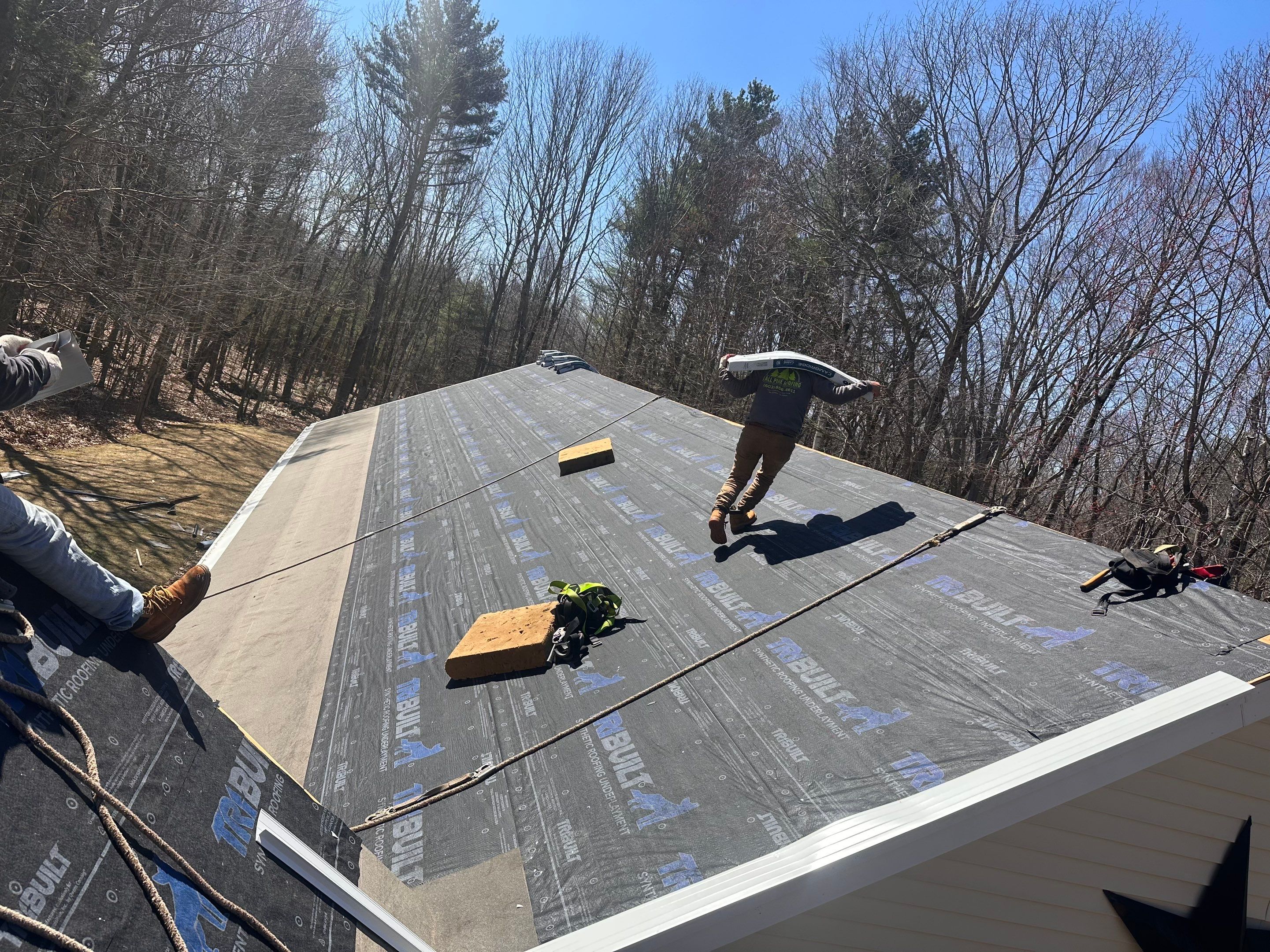 Vinyl Siding and Asphalt Roofing Replacement in Deerfield by Tall pine roofing