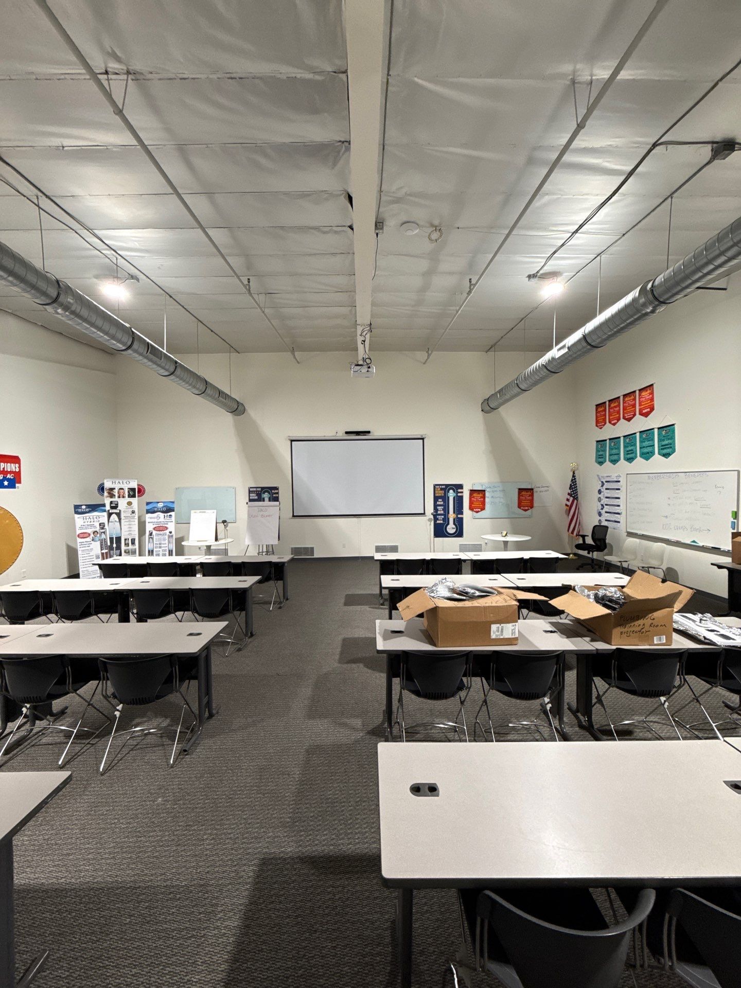 Training Room Projector and Audiovisual Installation in Los Angeles by Ring and Ping Inc.