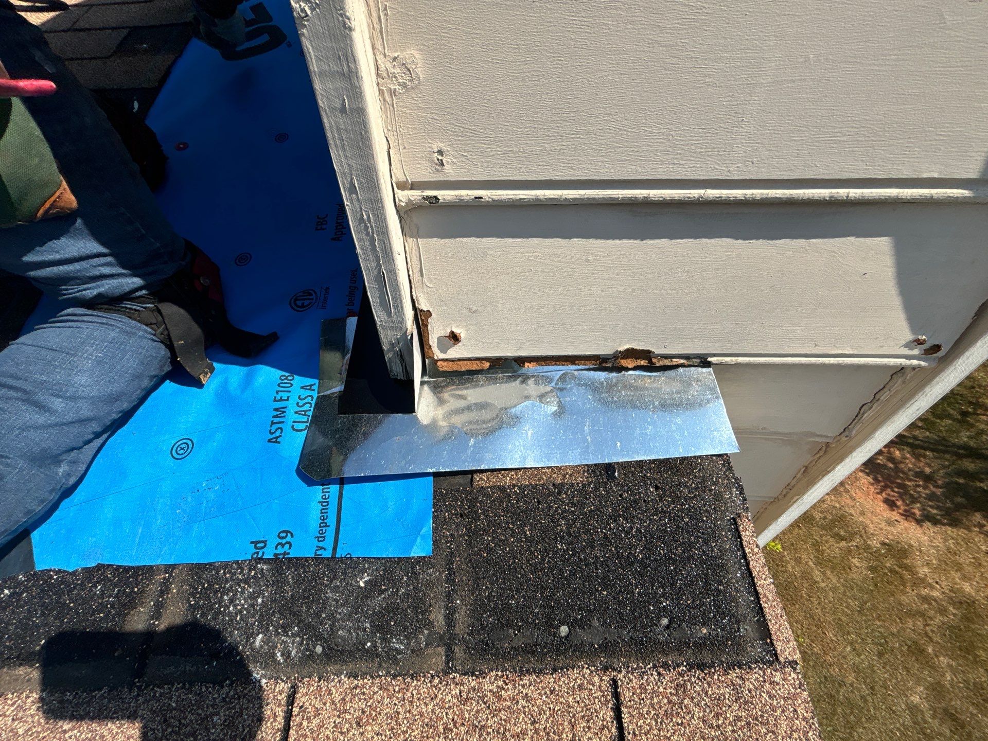 Missing Step flashings by Deerfield Roofing LLC