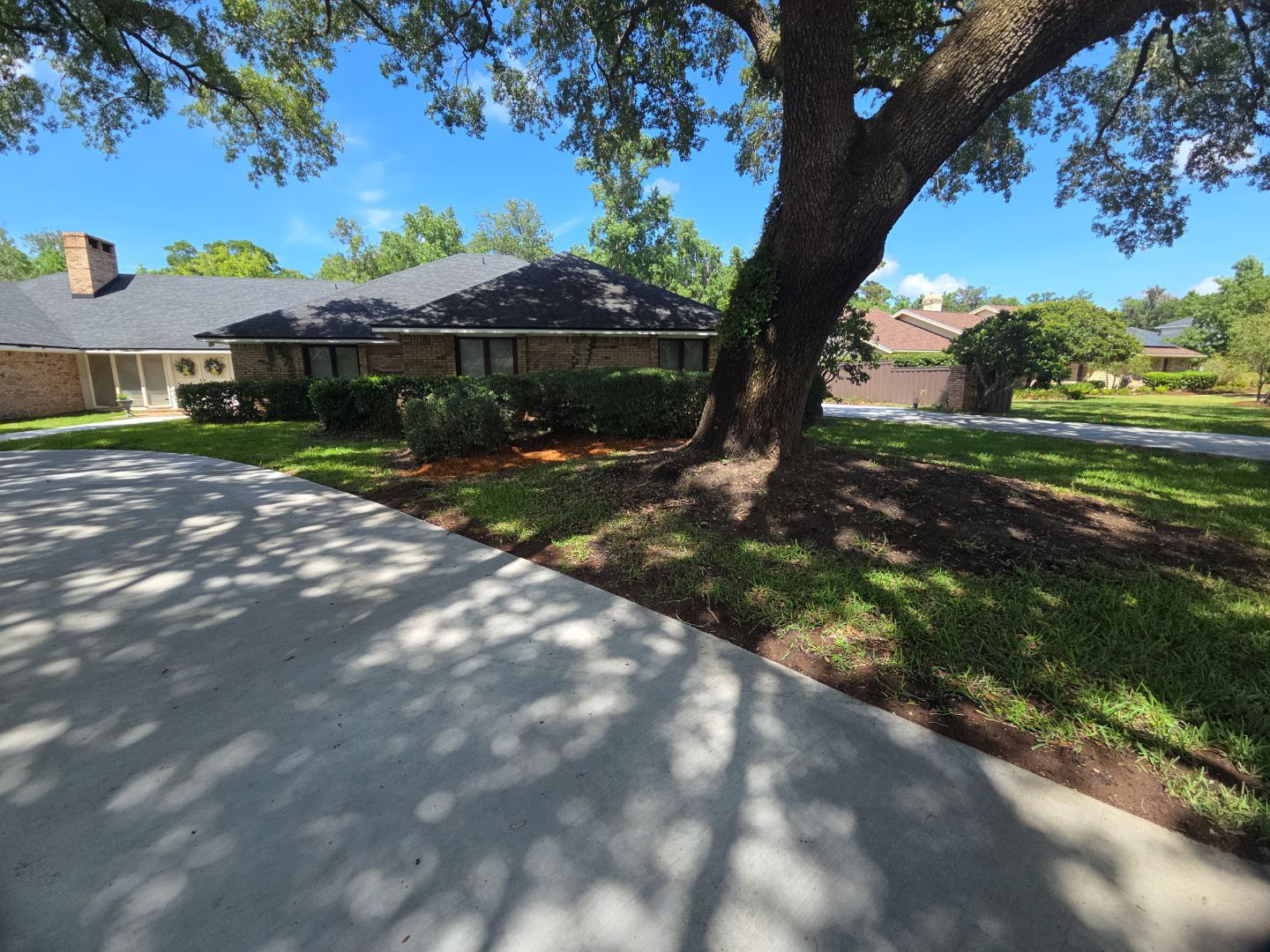 Deerwood Resident | Mulch Install & Clean-Up by ProGreen Services