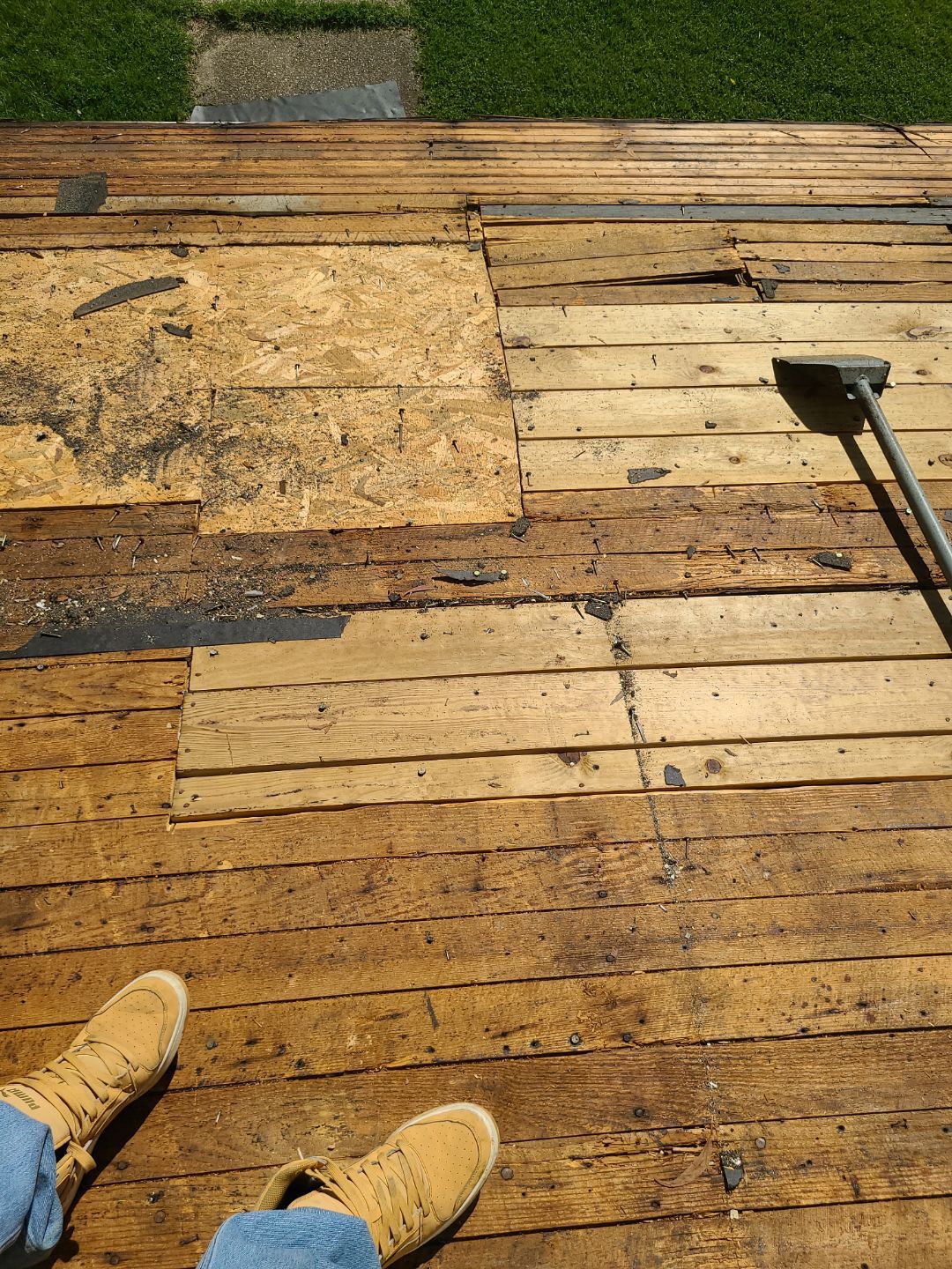 Arlington: CertainTeed Landmark Designer Shingles in Moire Black by RM Banning, Inc.