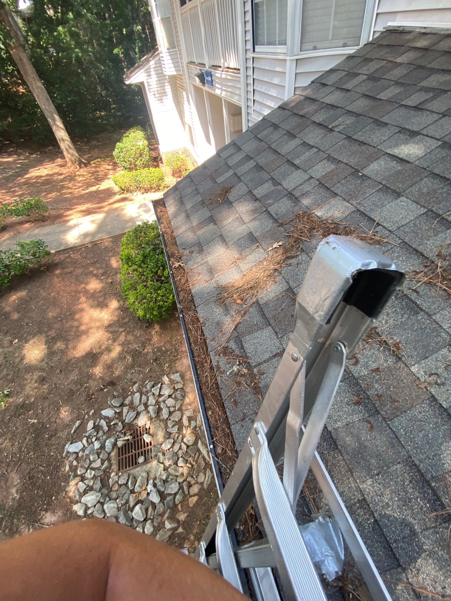 HOA gutter cleaning before photo