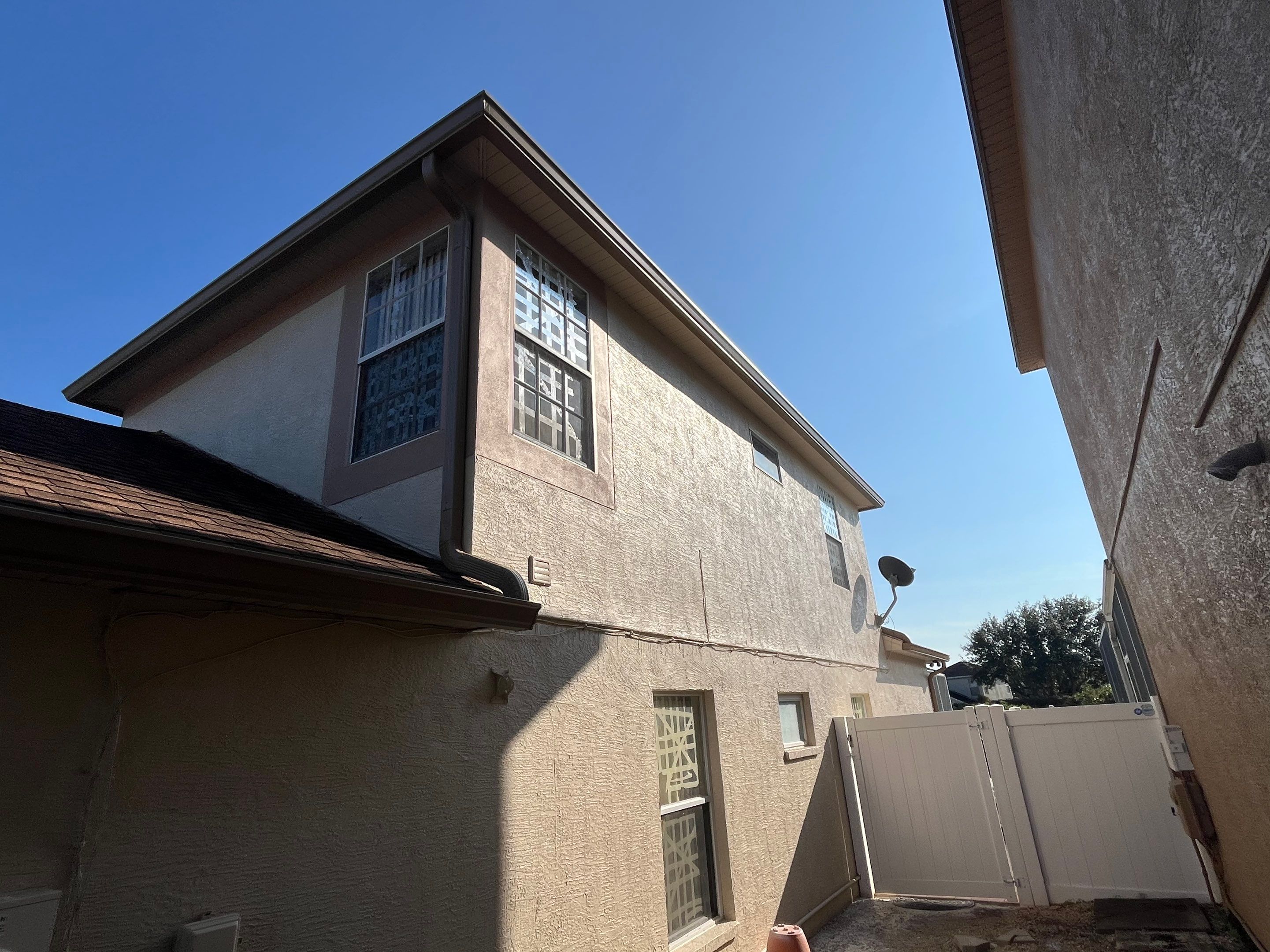 6 Inch Seamless Gutters using Musket Brown Seamless Gutters in Tampa FL by Gutter Professors