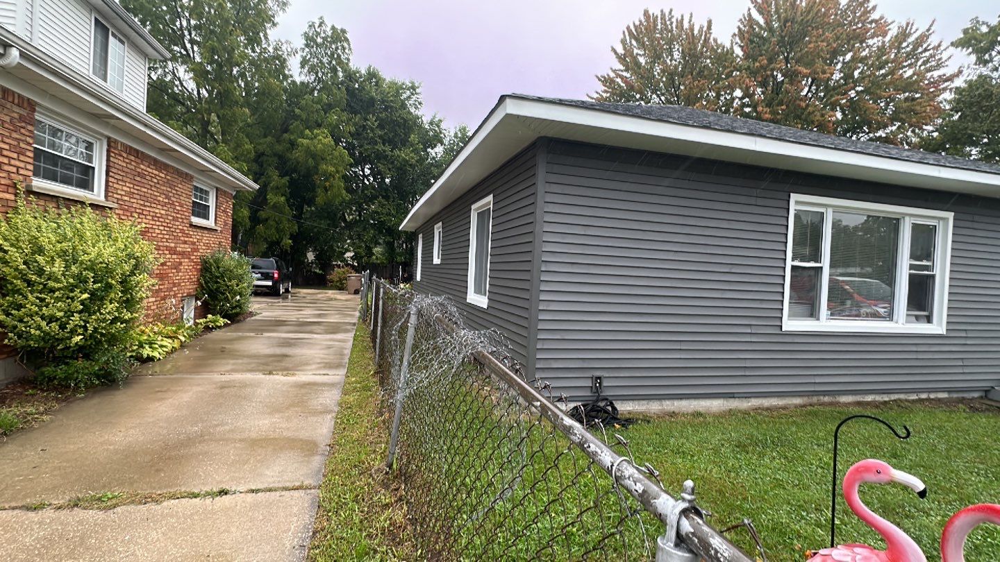 Siding Replacement using CertainTeed Restoration Classis D4 by 180 Contractors