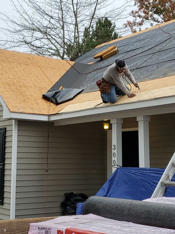 Residential Roofing Installation using Owens Corning Oakridge- Williamsburg Gray by Indigo State Roofing