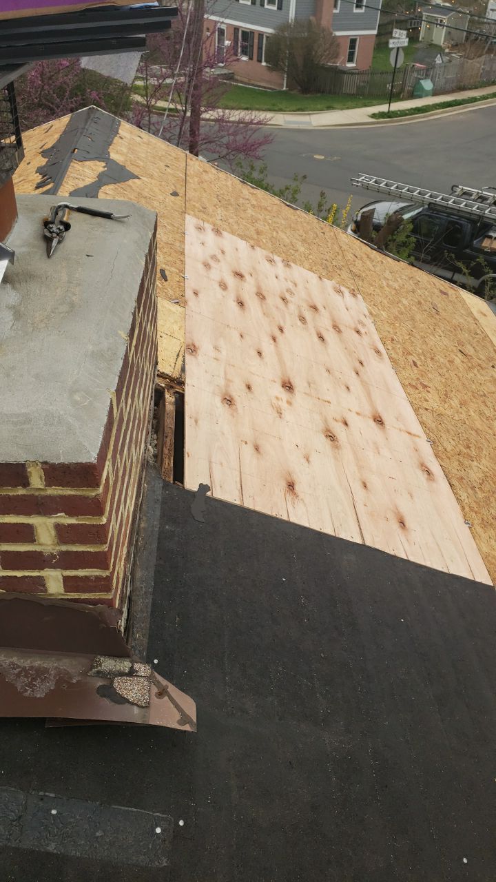 Arlington: CertainTeed Landmark Pro Designer Shingles in Max Def Georgetown Gray by RM Banning, Inc.