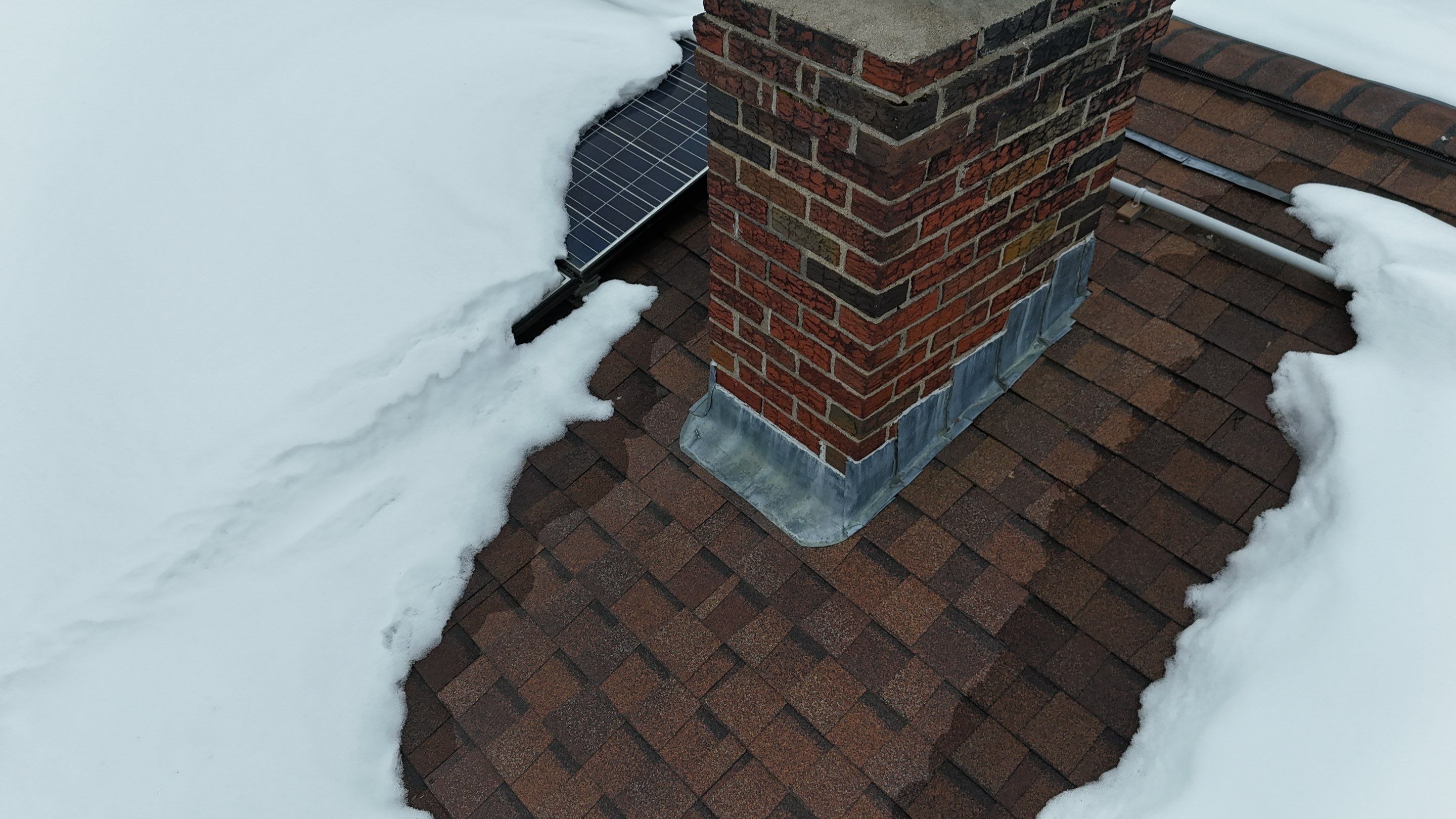 Ice Dam Removal & Snow Removal in Woburn, MA by Mighty Dog Roofing of Greater Middlesex County