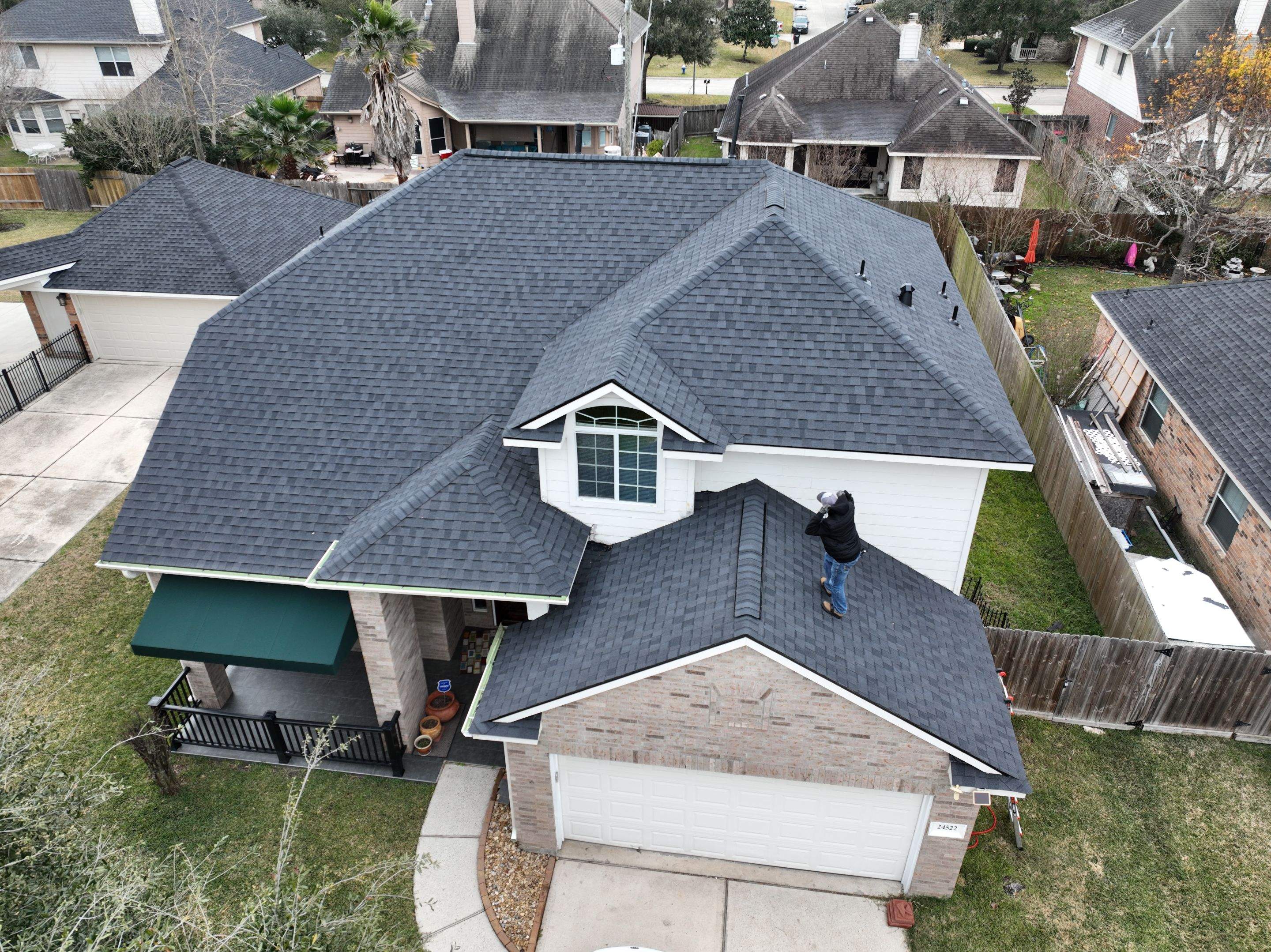 SureStart PLUS 4-STAR Warranty Fully covers materials, labor, tear-off and disposal expenses in years 1-50. by Roof Concepts Construction