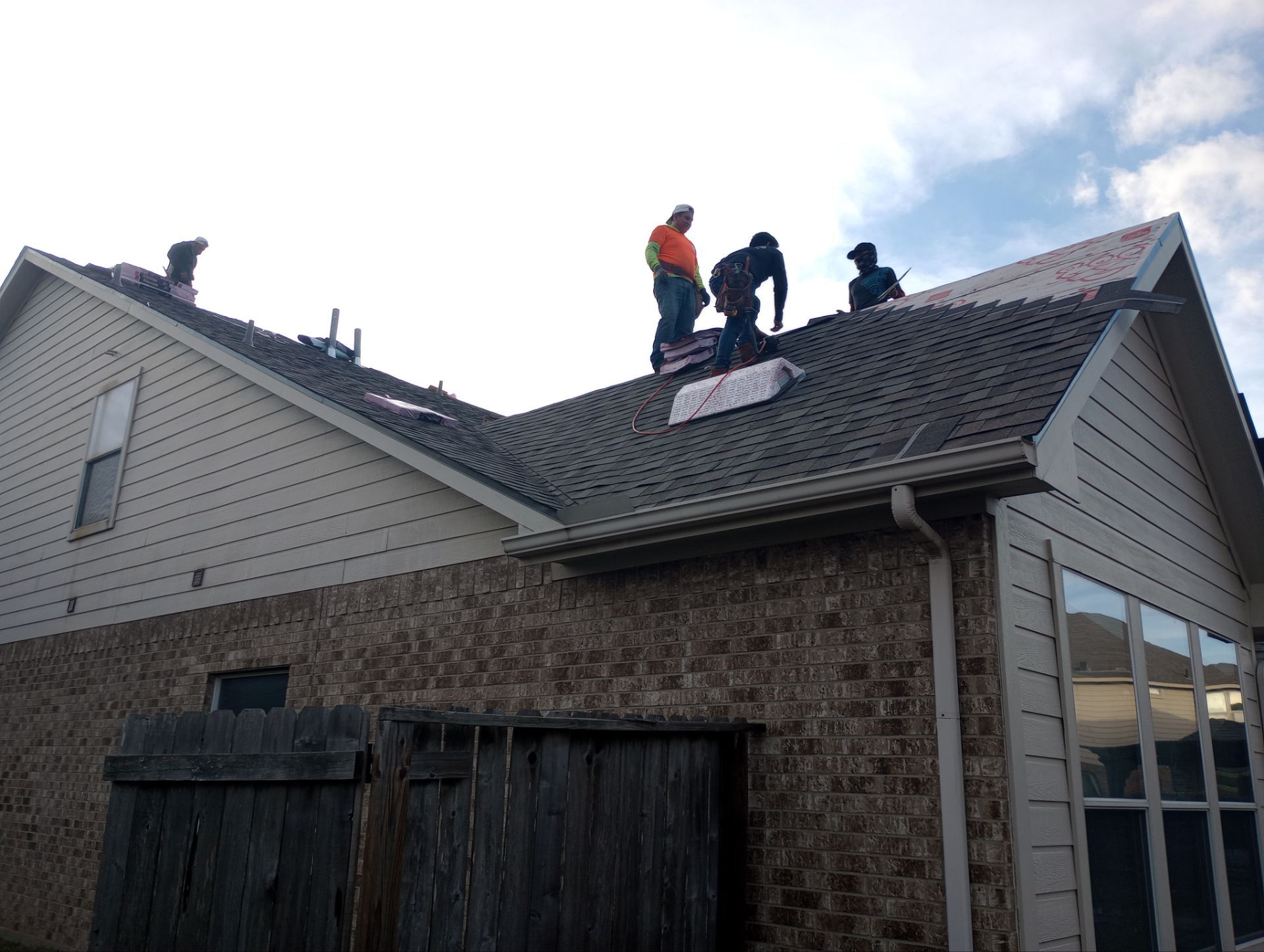 Residential Roofing Installation using Owen's Corning Duration (Lifetime) Shingles by Roof Repair Company