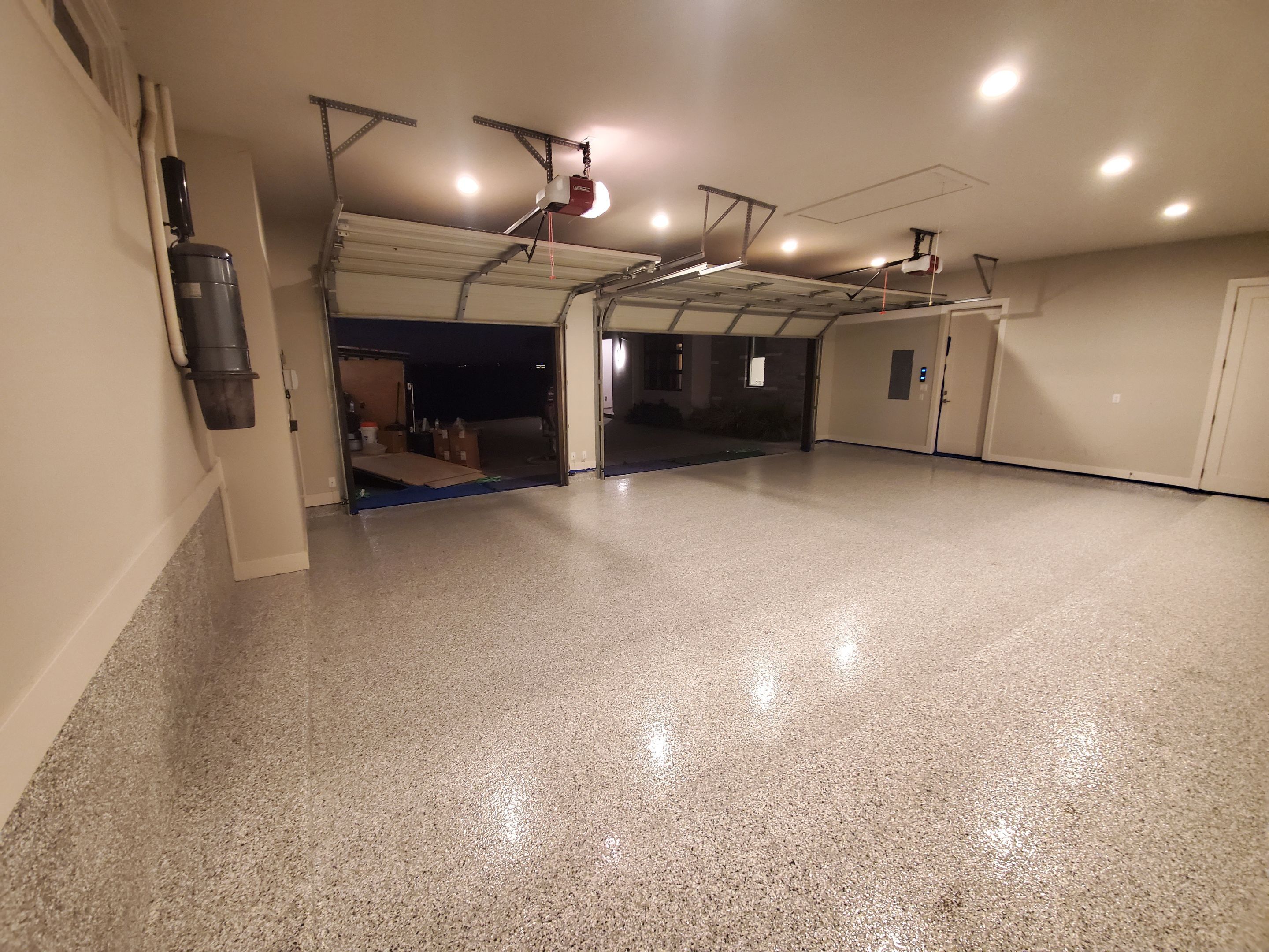 Lakeway, Texas  by TORO Garage Co