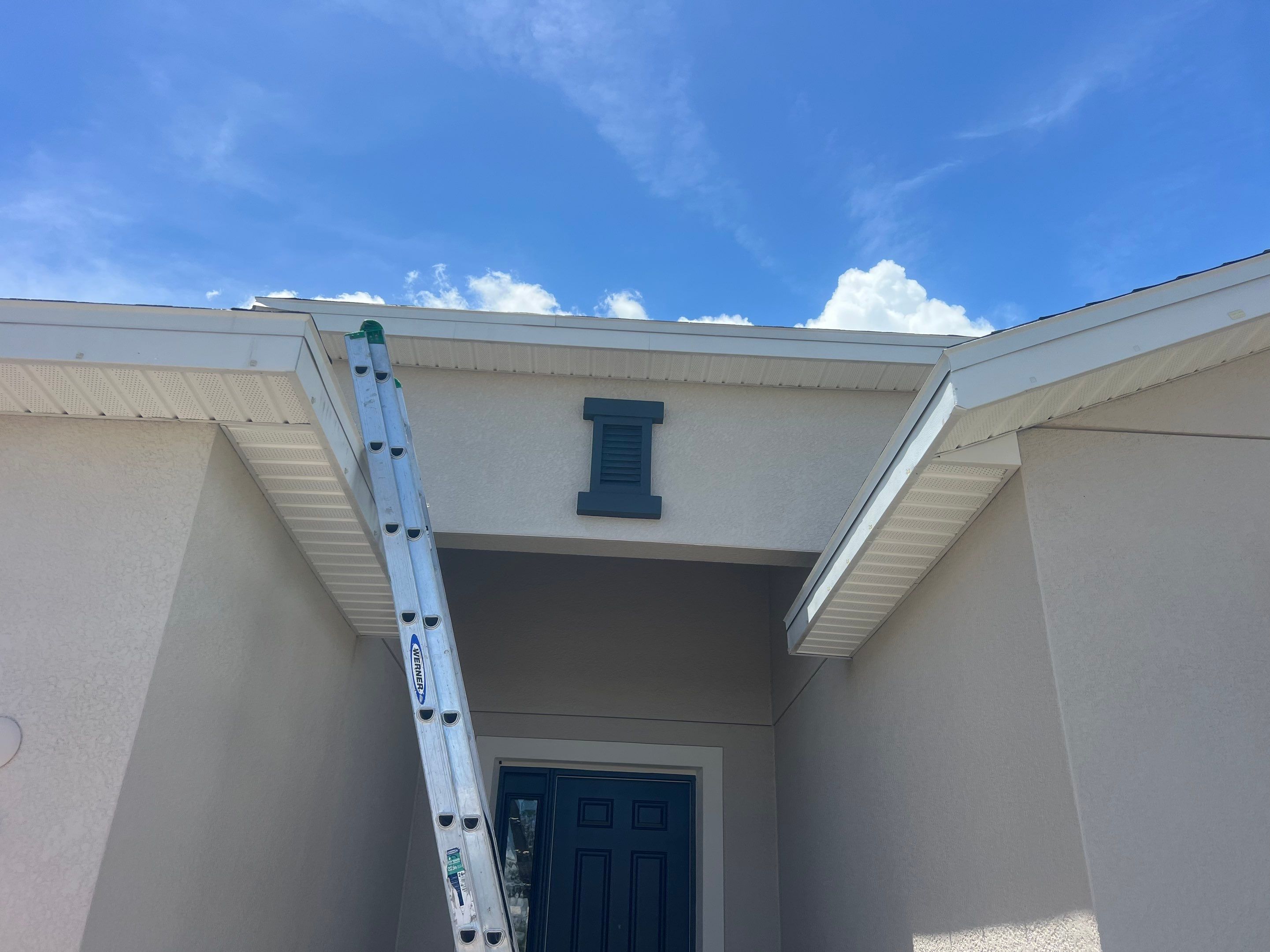Seamless Gutters with Elegant Design in Lutz FL by Gutter Professors