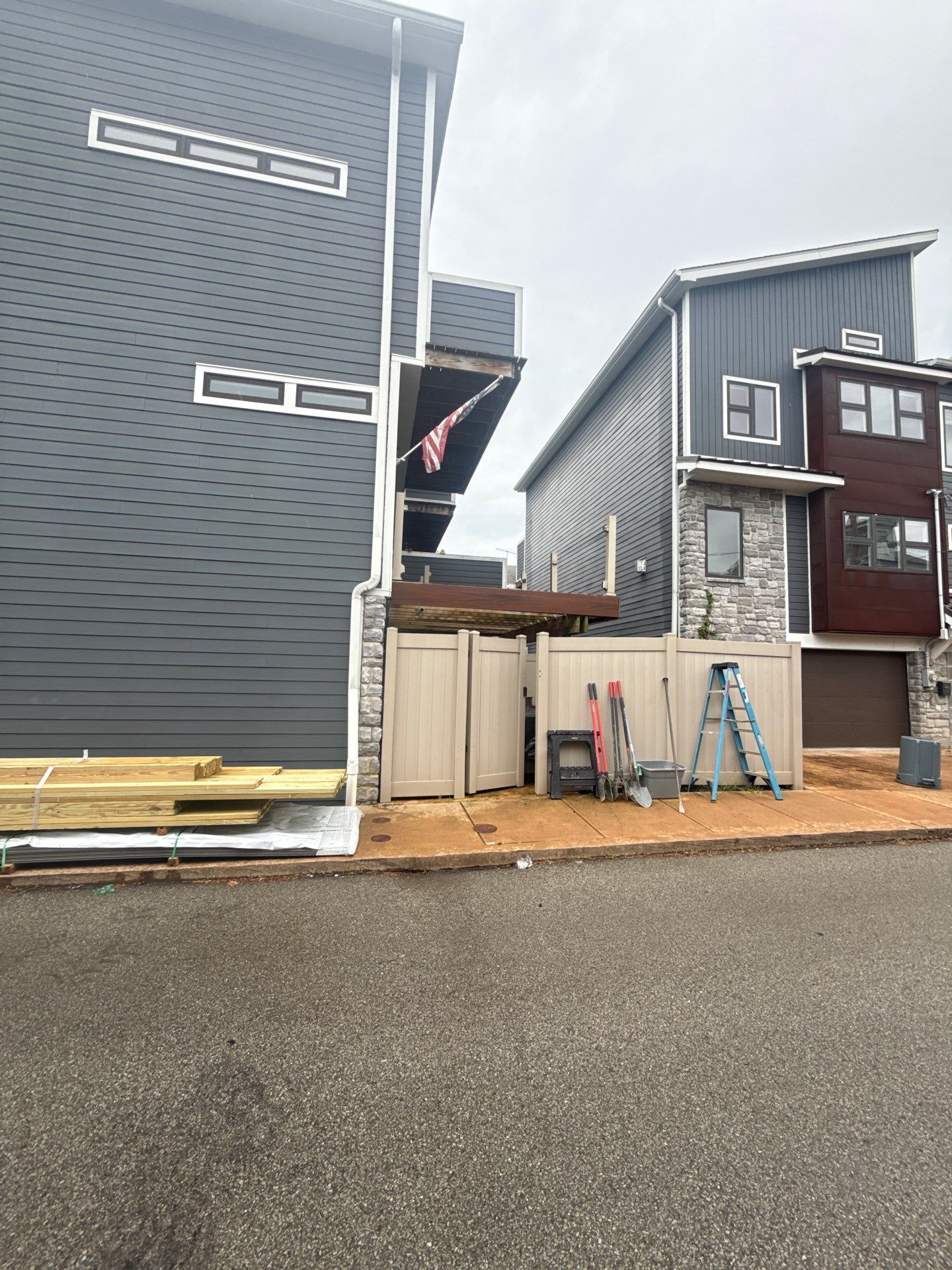 Deck Southside  by Cousins Roofing Siding & Decks