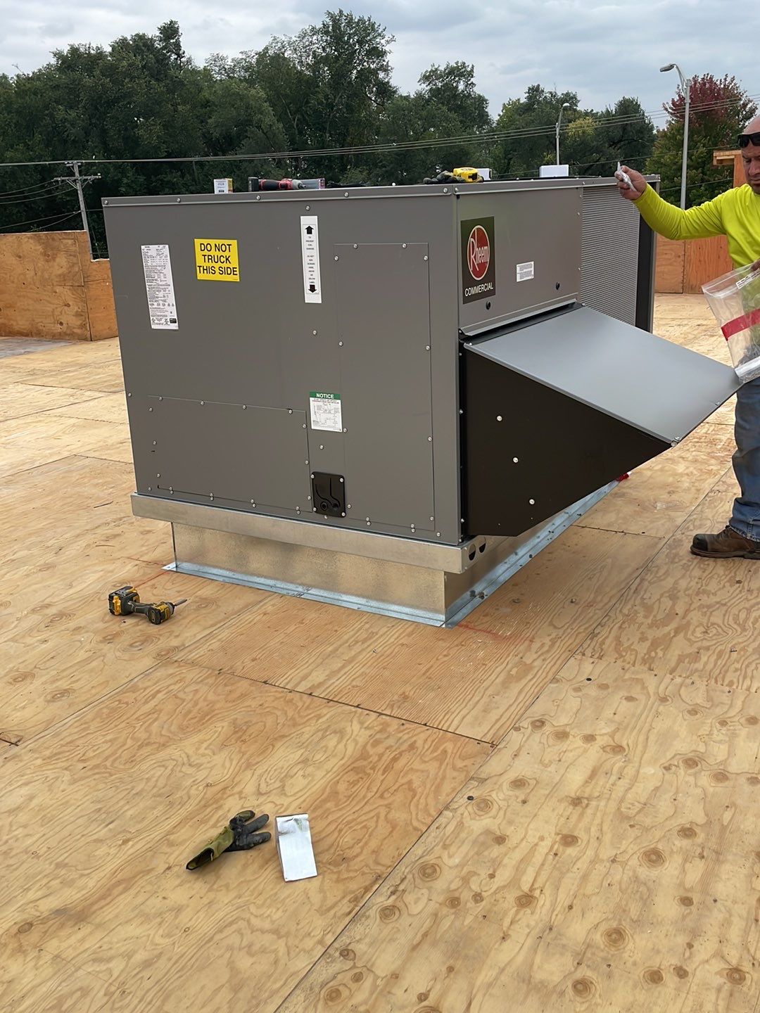 Commerical HVAC & Kitchen Installation by MMDS