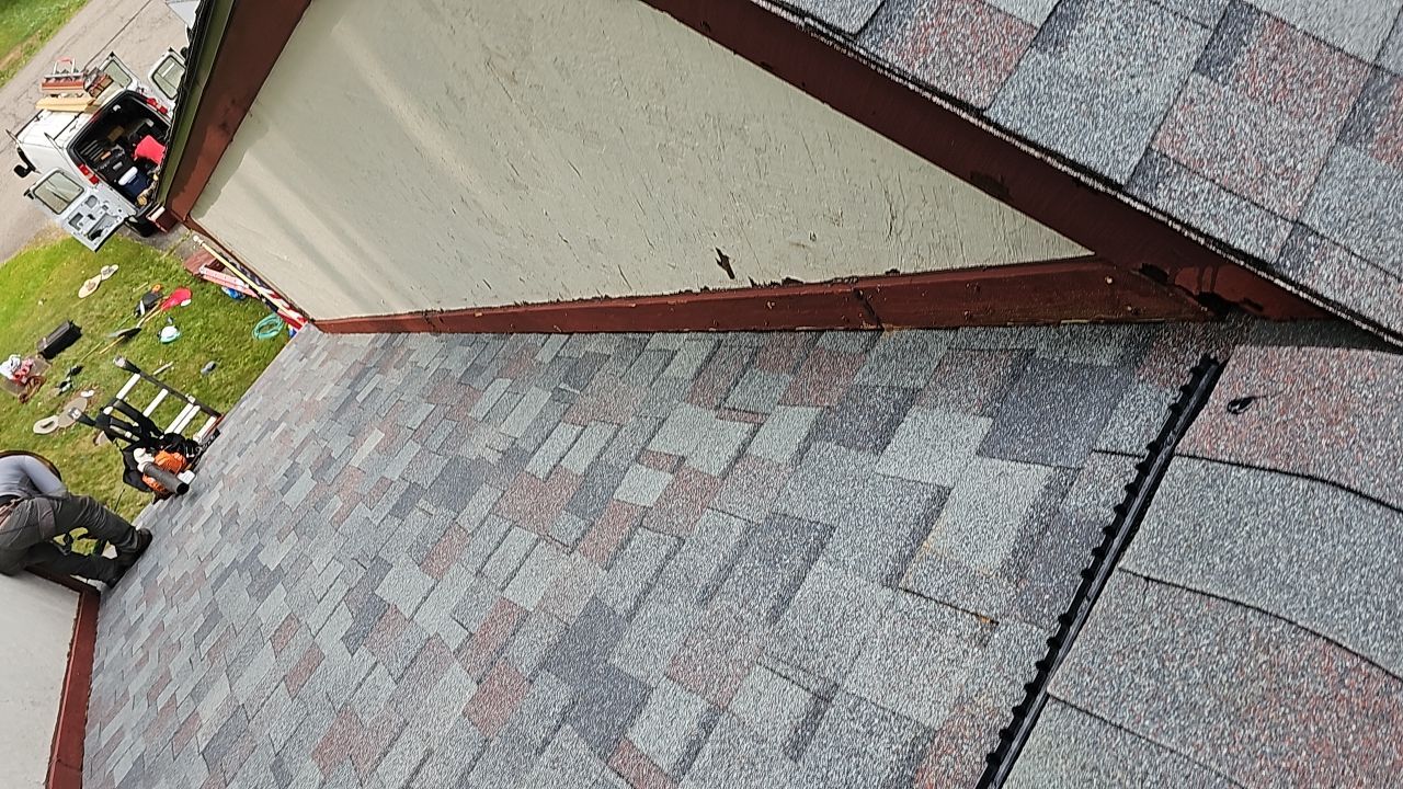 ATLAS PINNACLE HP W/SCOTCHGARD COLOR: SUMMER STORM  by Eagle Eye Roofing