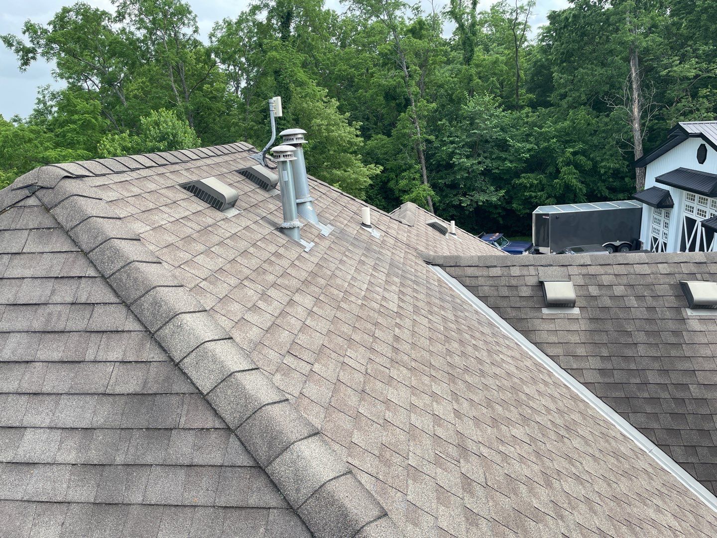Complete Home Makeover  by EEC  Windows, Siding & Roofing 