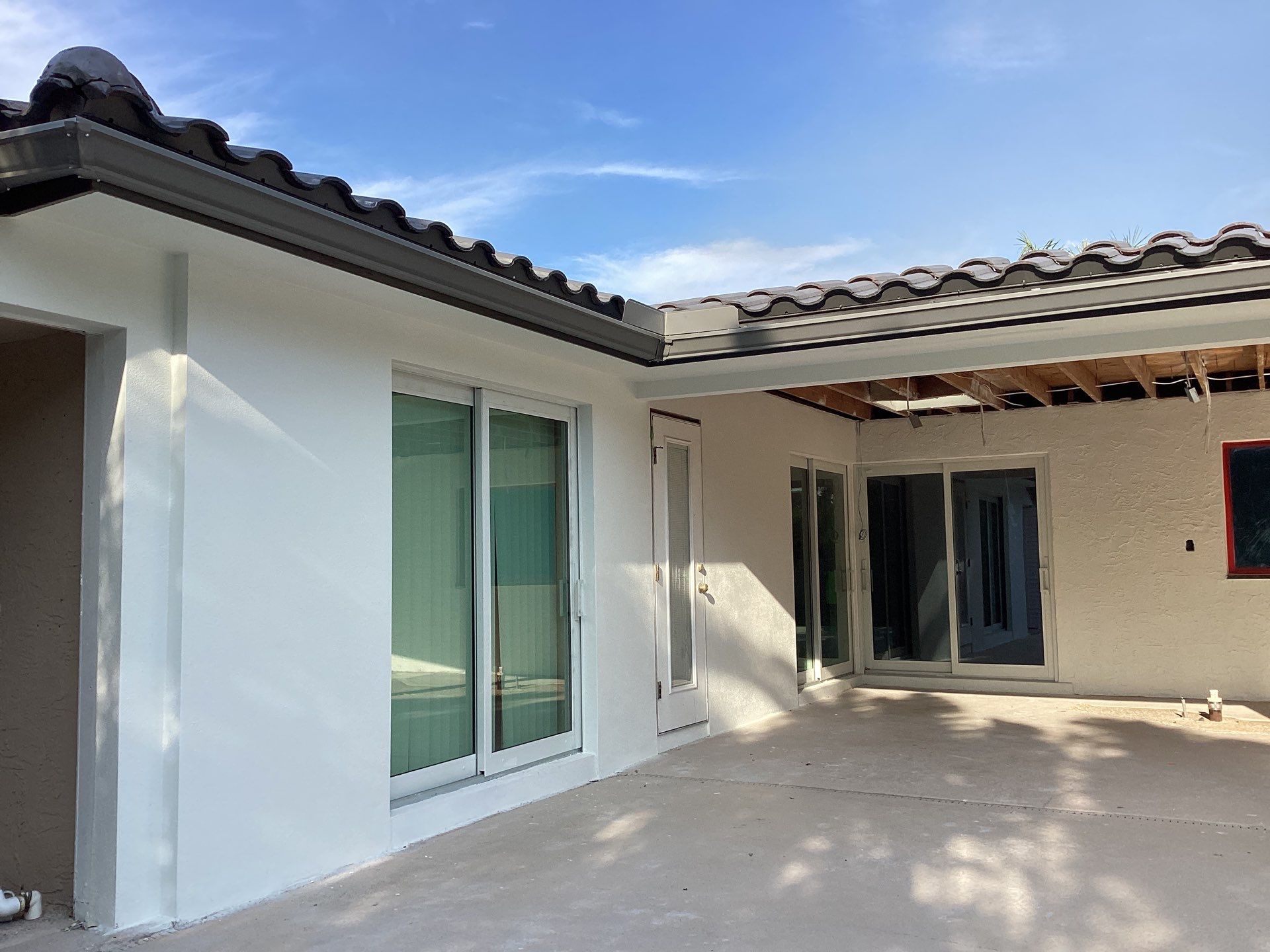 6 Inch Seamless Gutters using bronze gutters in Sarasota FL by Gutter Professors