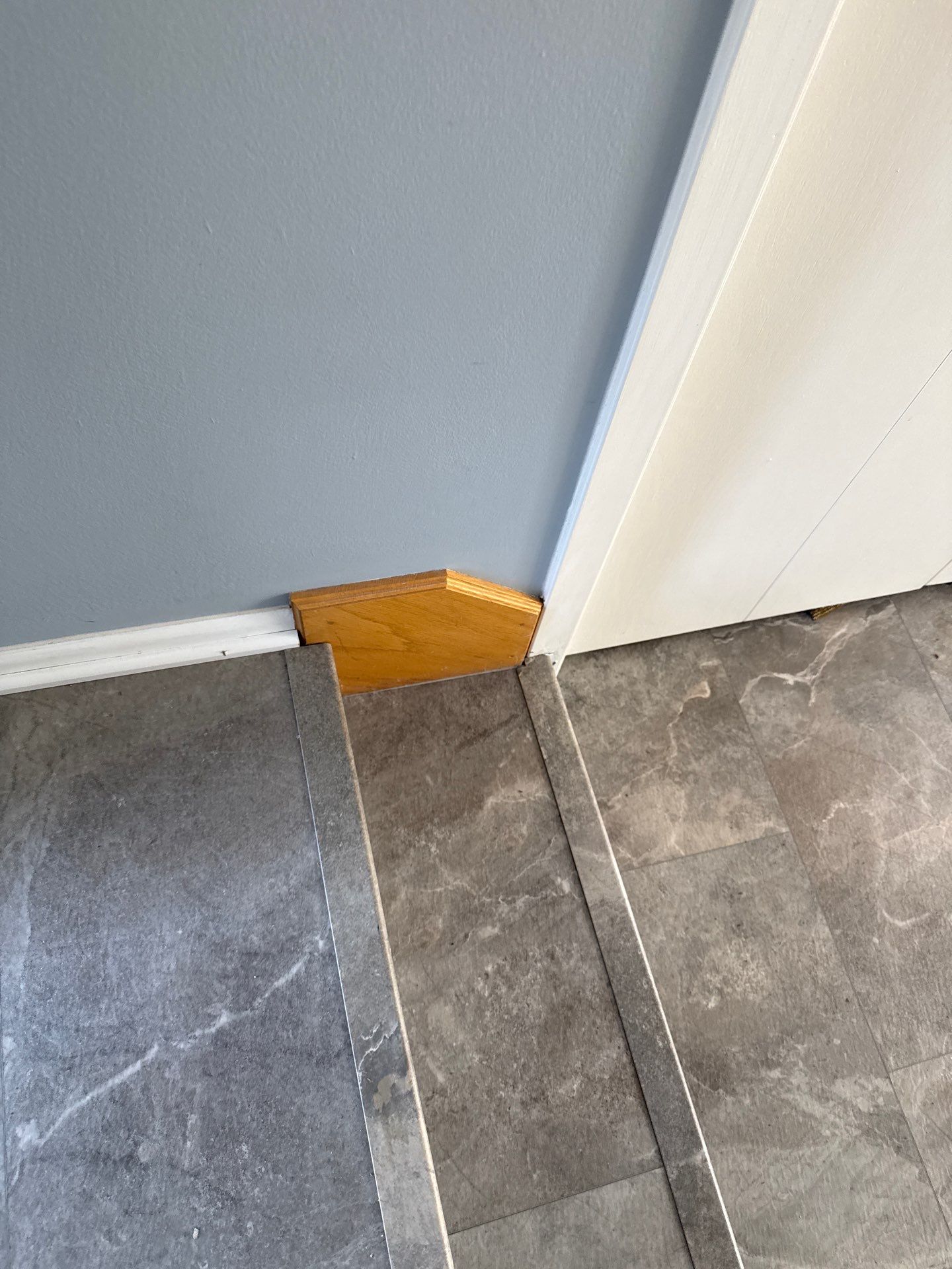 Condo Repaint Walls in Urbandale by Midwest Paint LLC