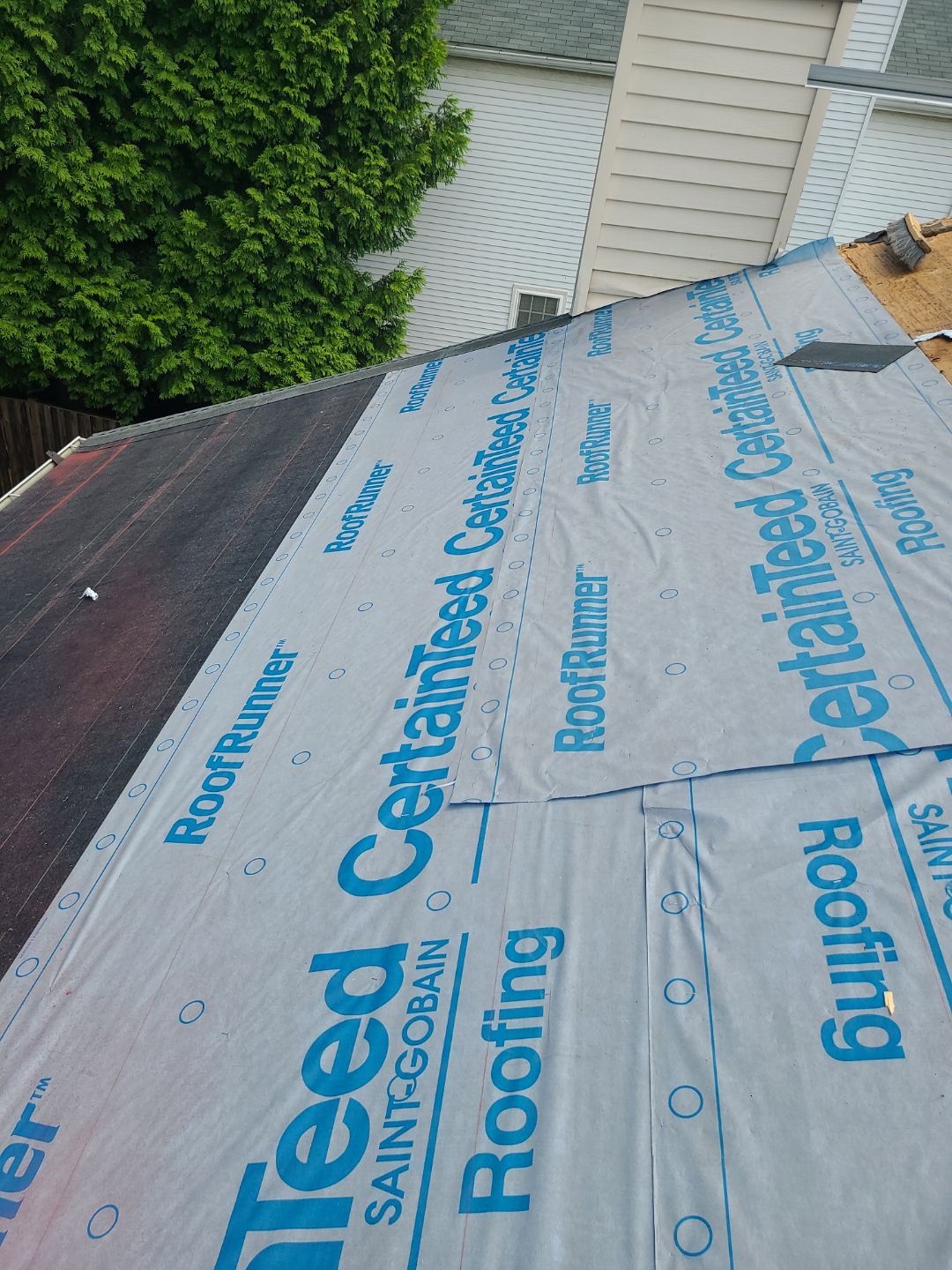 Falls Church: CertainTeed Landmark Pro Designer Shingles in Max Def Pewterwood by RM Banning, Inc.