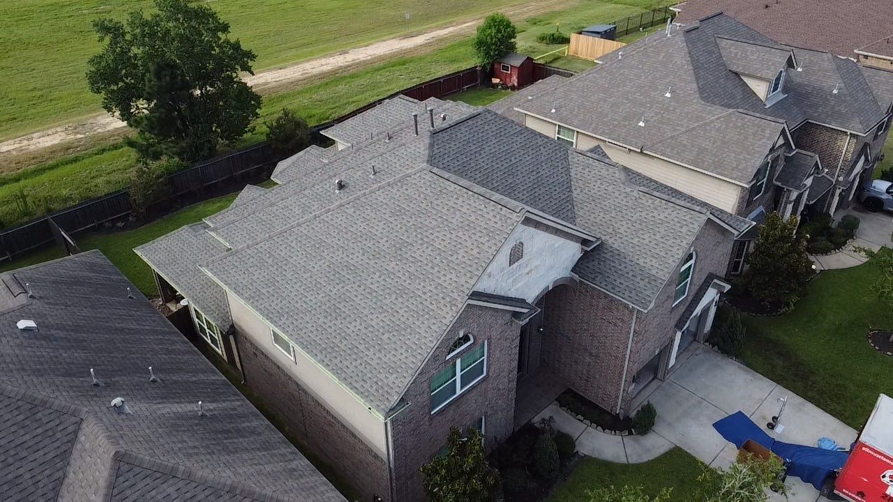 Ammaret H by Boss Hogg Roofing