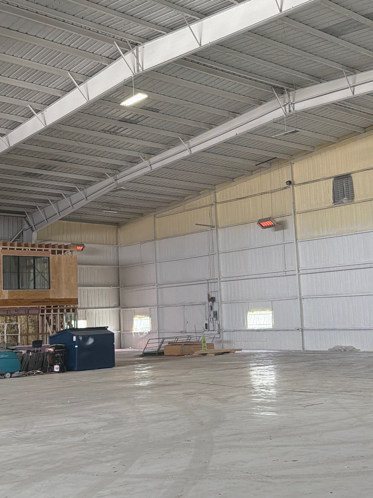 20,000 SF Airplane Hangar  by Apex Insulation Solutions