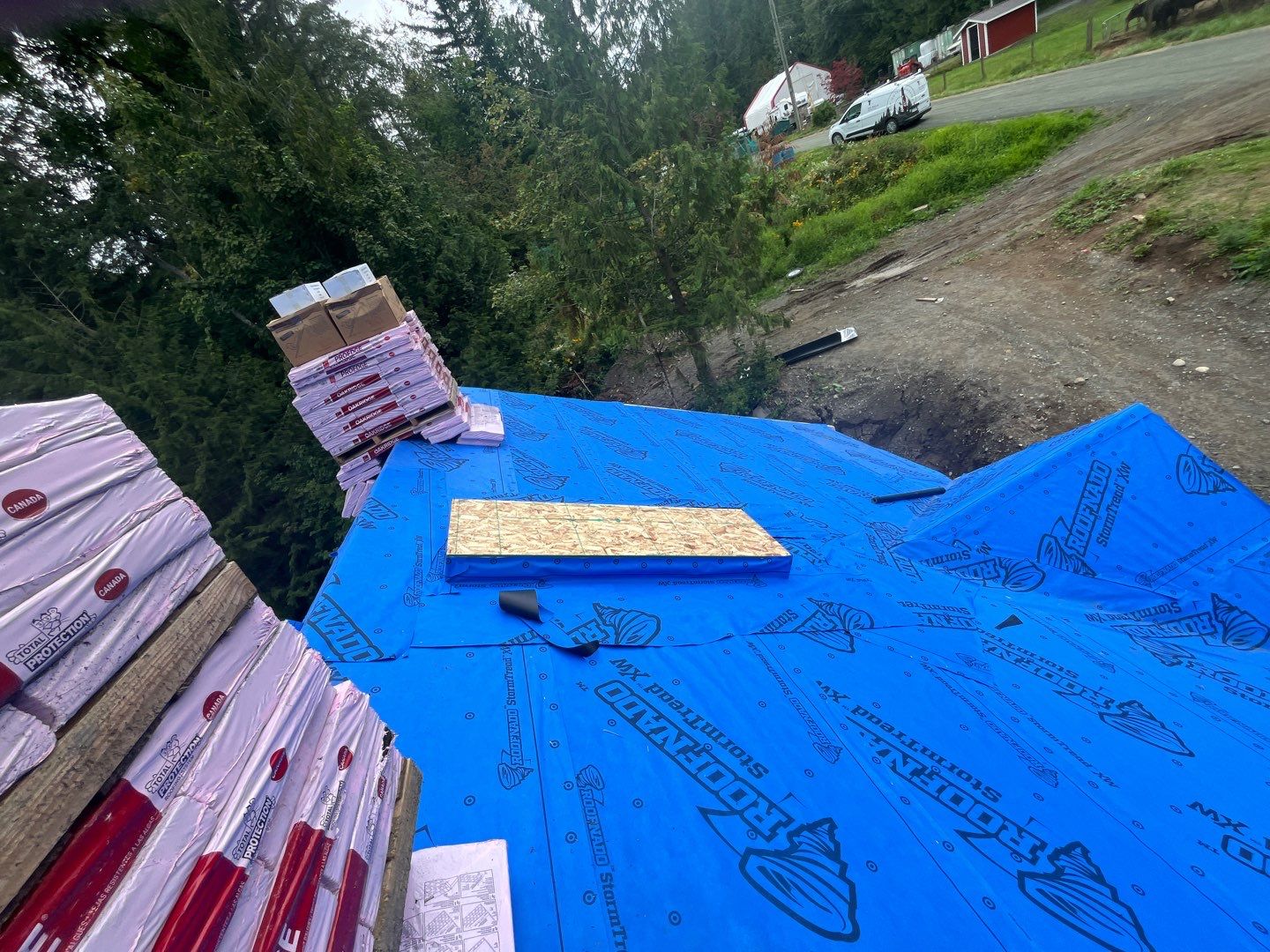 Residential Roofing Installation using OC Oakridge shingles by Top Notch Roofing Inc