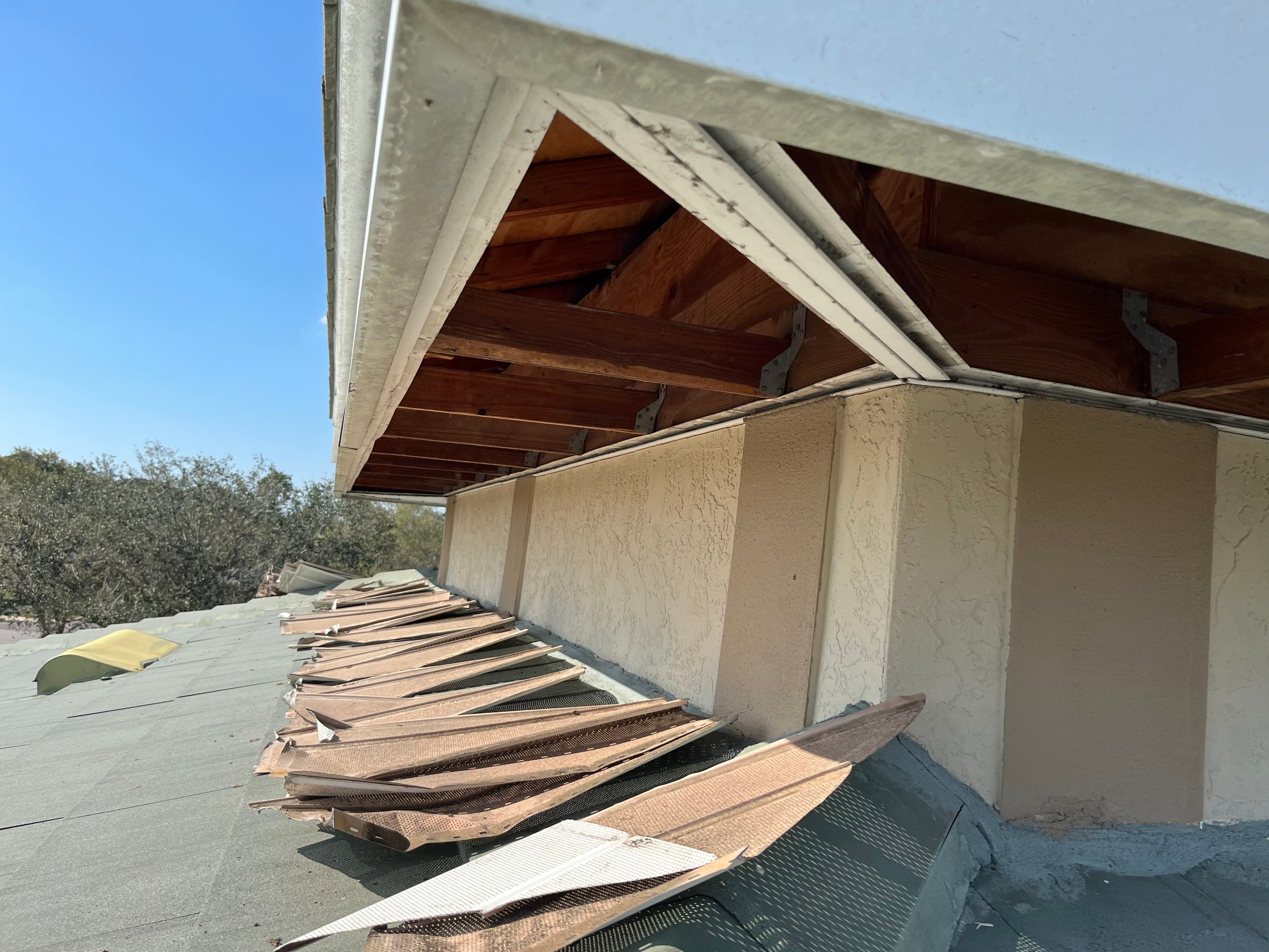 Soffit and Fascia Installation in Sarasota FL by Gutter Professors
