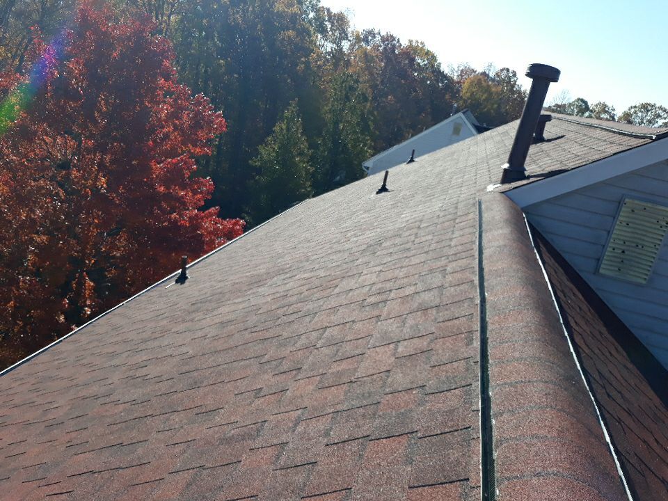 Woodbridge: CertainTeed Landmark Designer Shingles in Cottage Red by RM Banning, Inc.