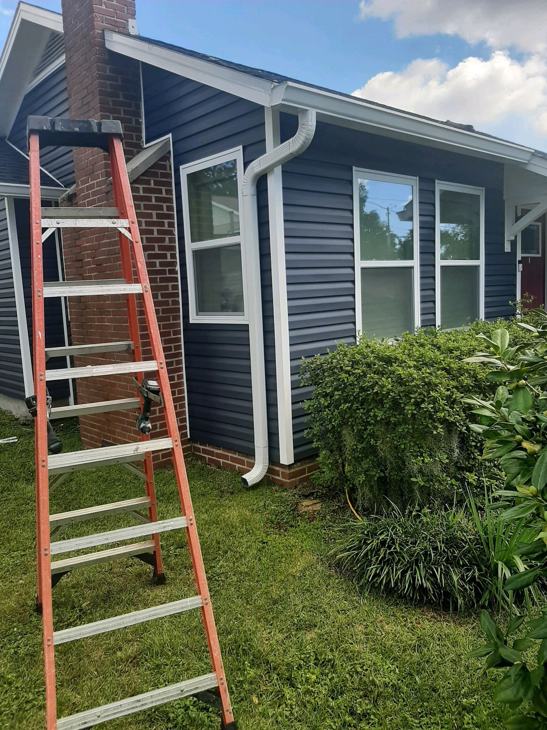 Gutter Installation using K-Style Seamless Gutters by Gutter Professors