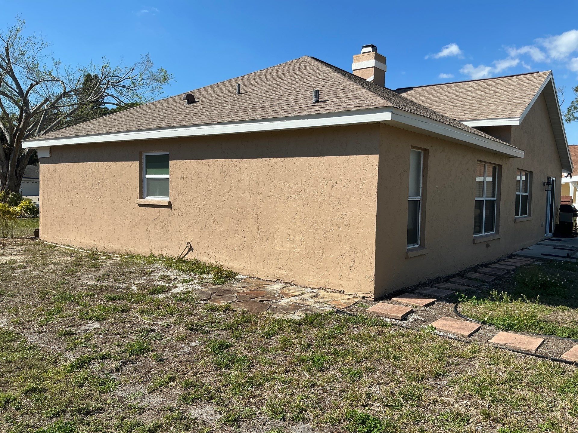 6 Inch Seamless Gutters using K-Style Seamless Gutters in Sarasota FL by Gutter Professors