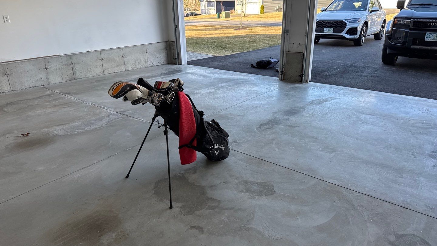 Garage in Londonderry, NH 03053 by Symphony Concrete Coatings