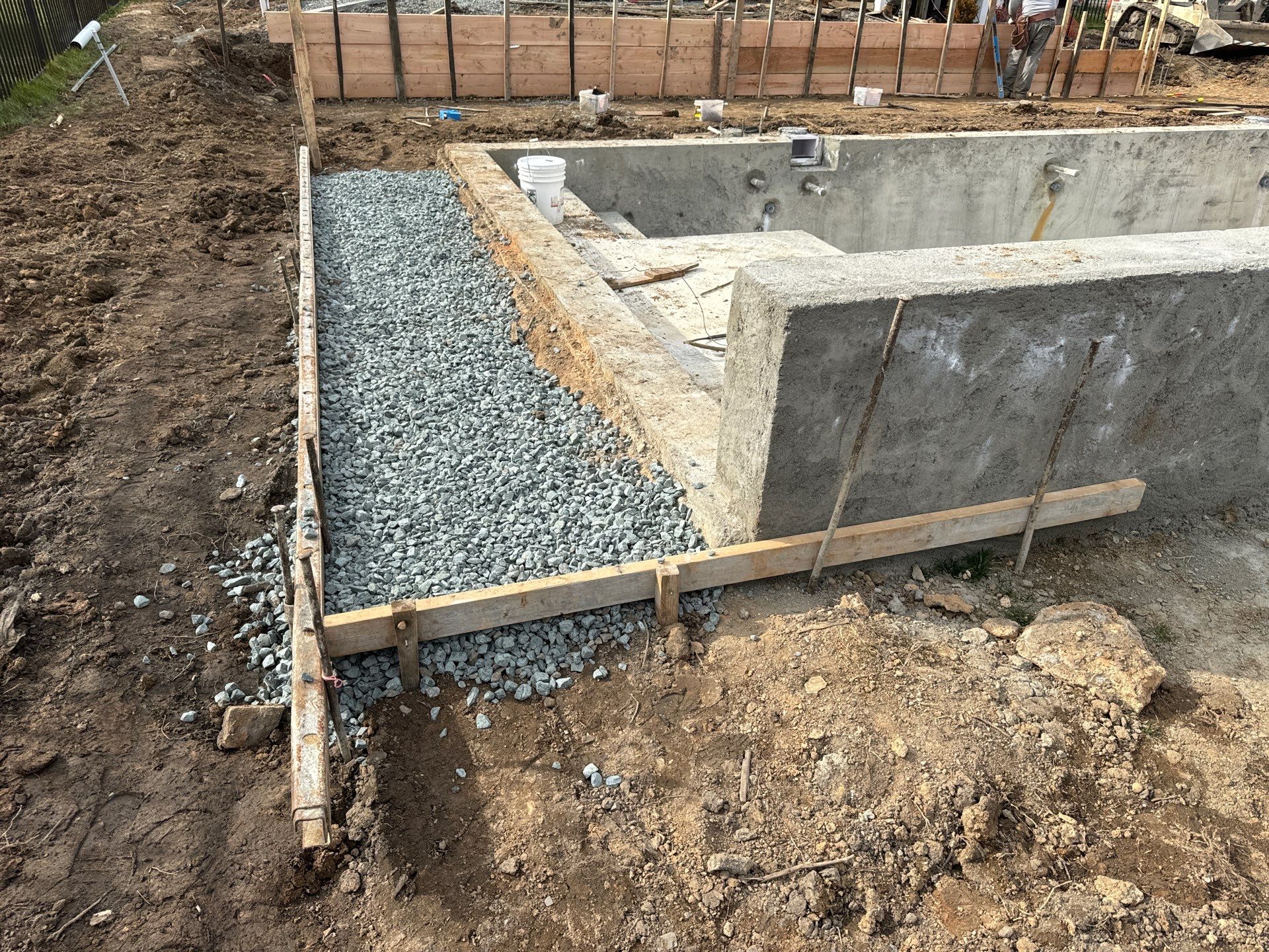 Gunite Pool w/ Spa and Water Features by Elysium Pools